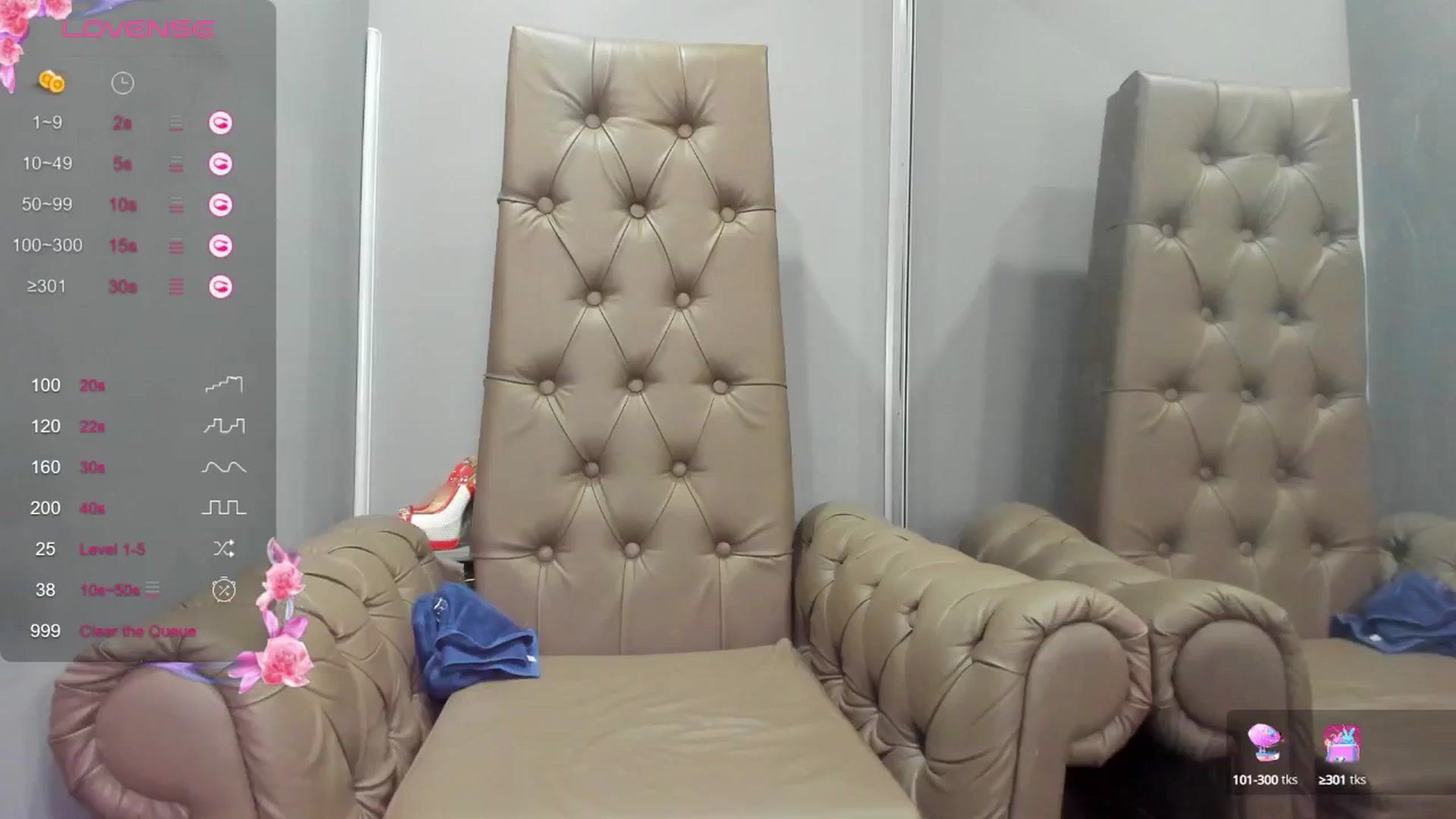 Gallery image thumbnail from Nicole_Kramm's myfreecams stream on, 12/30/2024, 10:31 image 19 of 20
