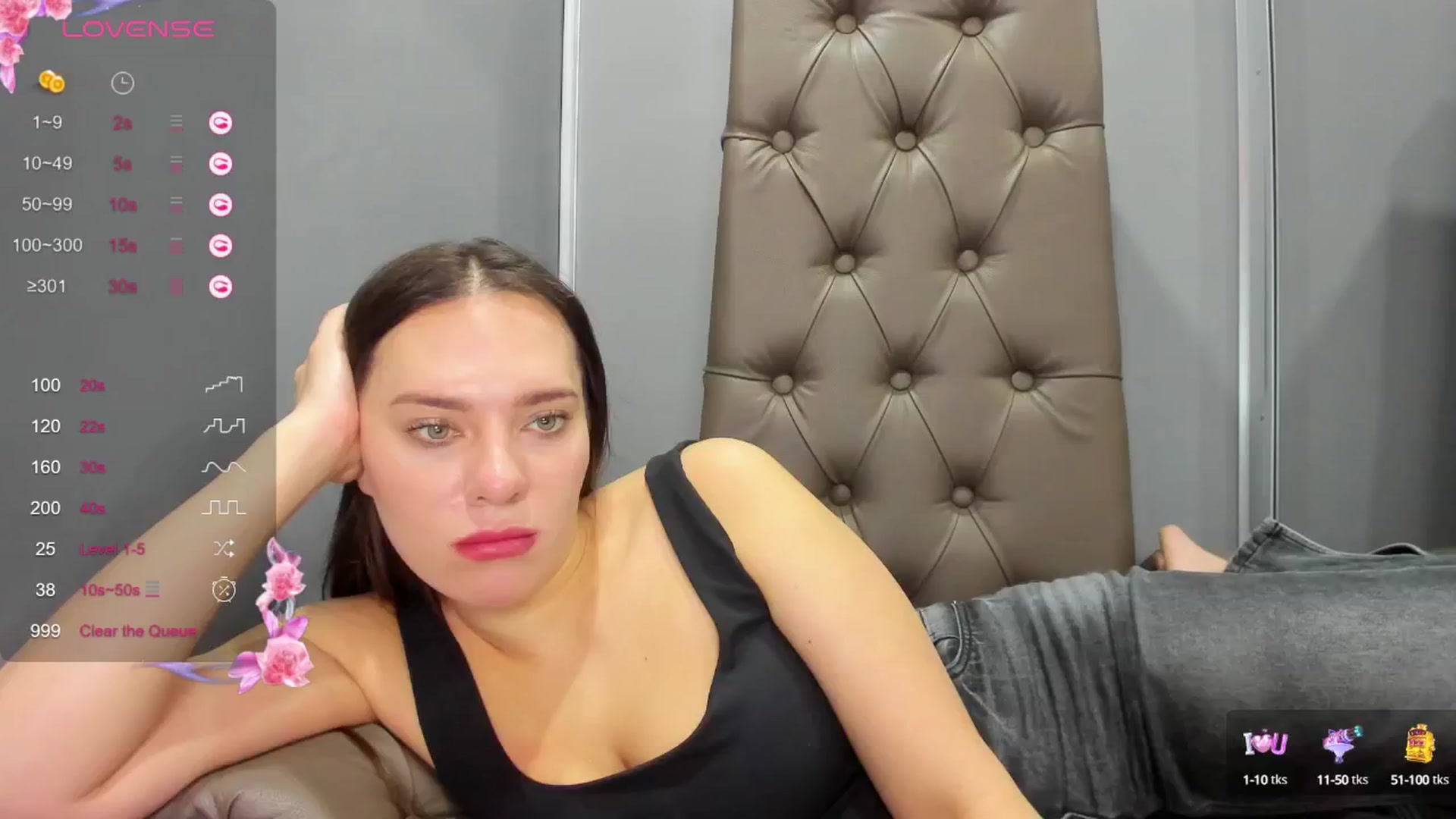 Gallery image thumbnail from Nicole_Kramm's myfreecams stream on, 12/30/2024, 10:31 image 16 of 20
