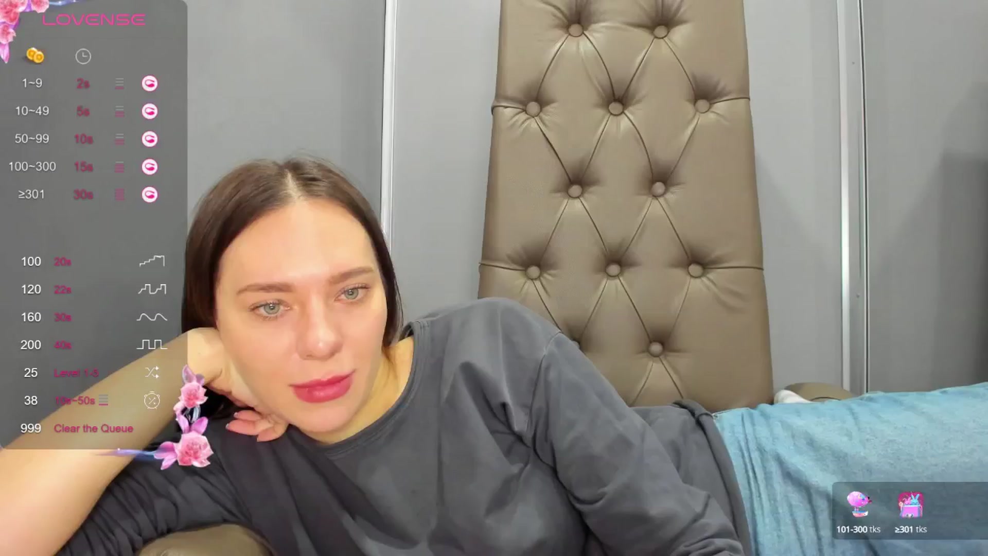 Gallery image thumbnail from Nicole_Kramm's myfreecams stream on, 01/12/2025, 09:36 image 3 of 20