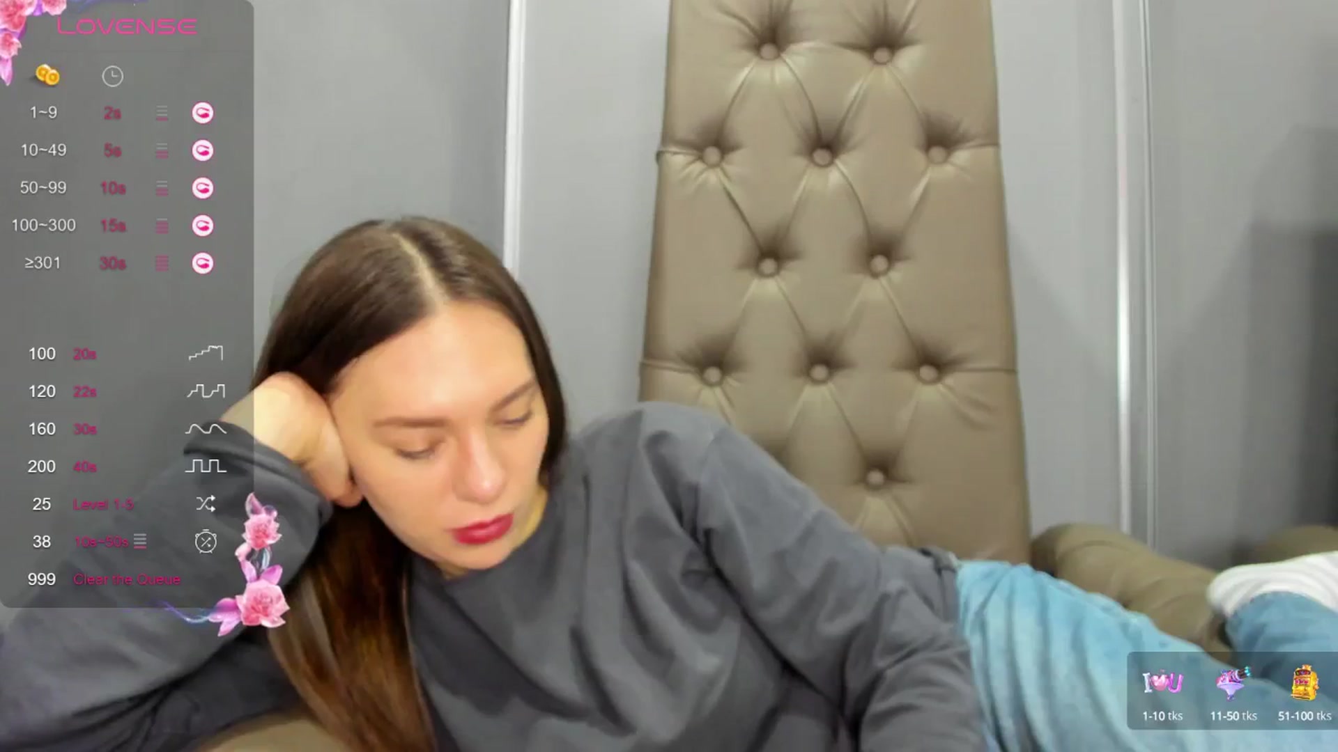 Gallery image thumbnail from Nicole_Kramm's myfreecams stream on, 01/12/2025, 09:52 image 11 of 20