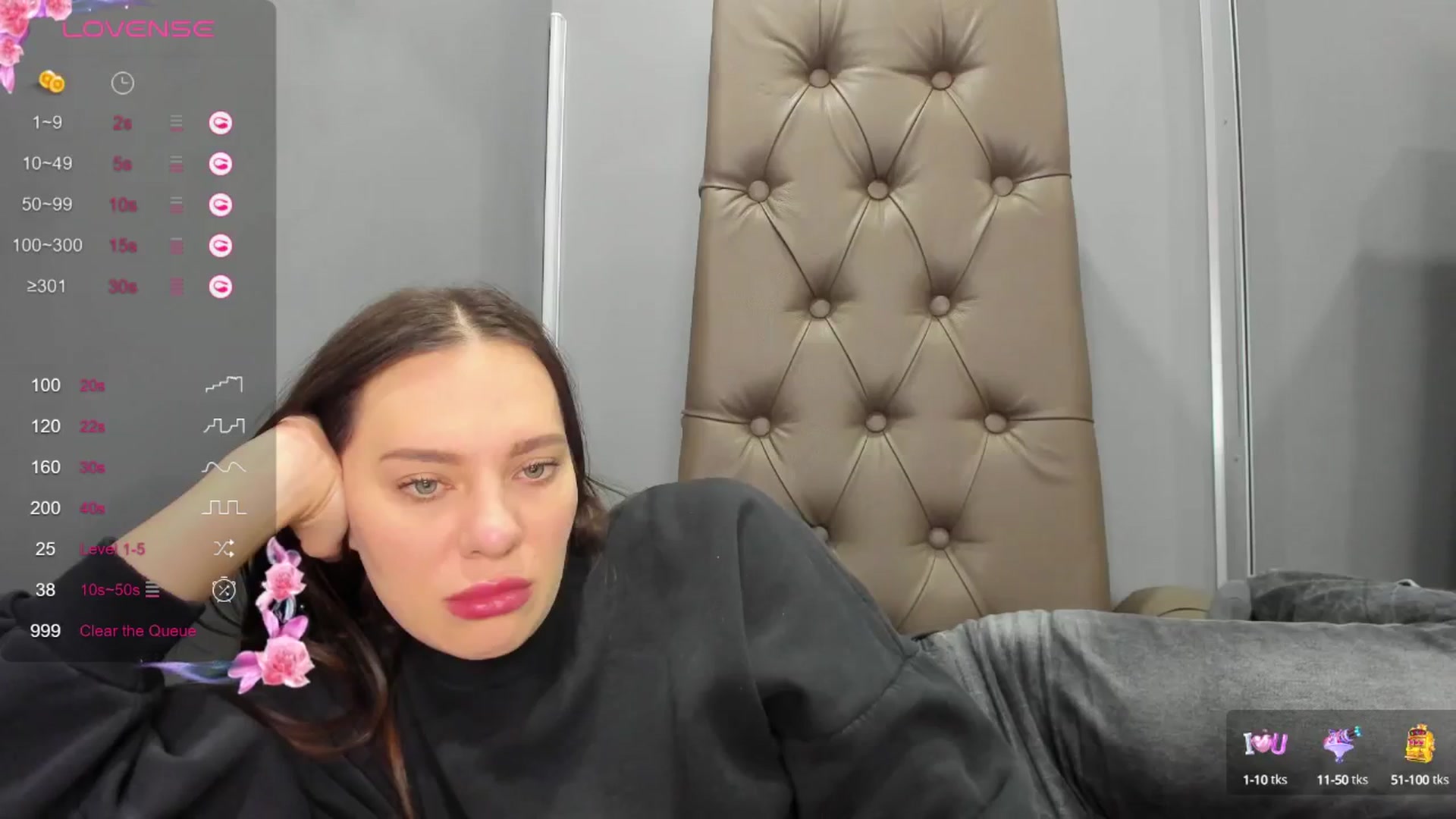 Gallery image thumbnail from Nicole_Kramm's myfreecams stream on, 01/14/2025, 13:12 image 9 of 20