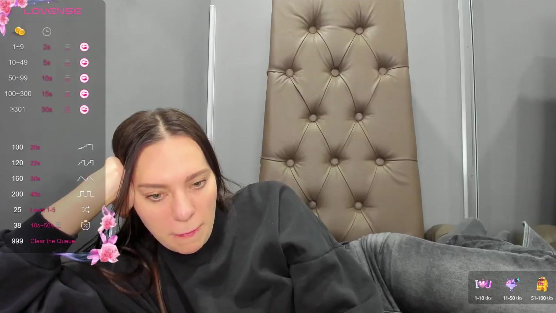Gallery image thumbnail from Nicole_Kramm's myfreecams stream on, 01/14/2025, 13:12 image 19 of 20