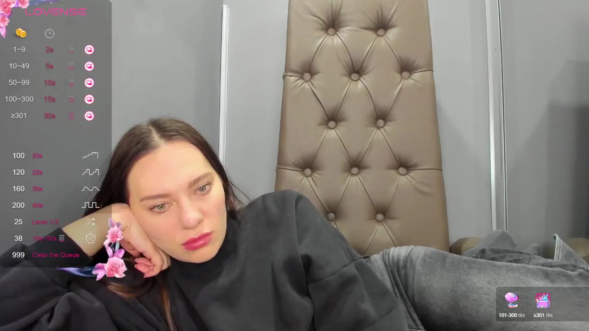 Gallery image thumbnail from Nicole_Kramm's myfreecams stream on, 01/14/2025, 13:12 image 15 of 20
