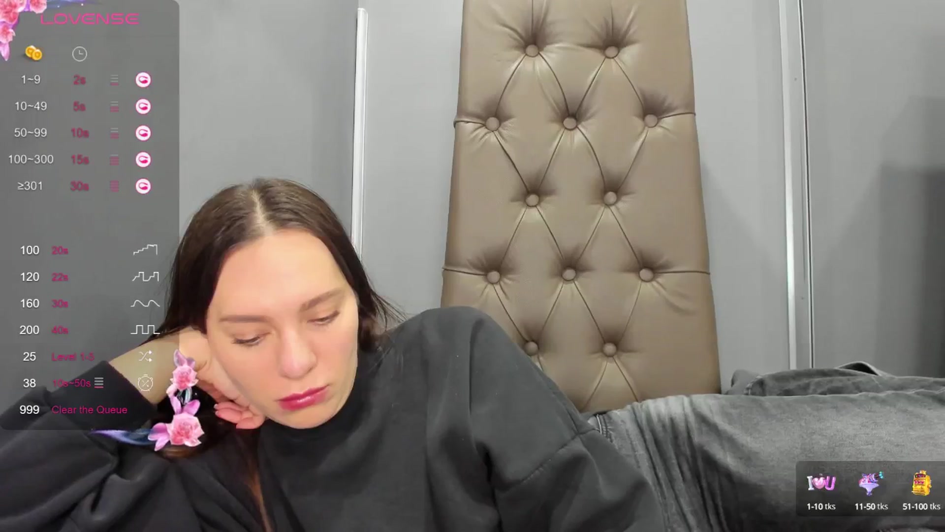 Gallery image thumbnail from Nicole_Kramm's myfreecams stream on, 01/14/2025, 13:12 image 3 of 20