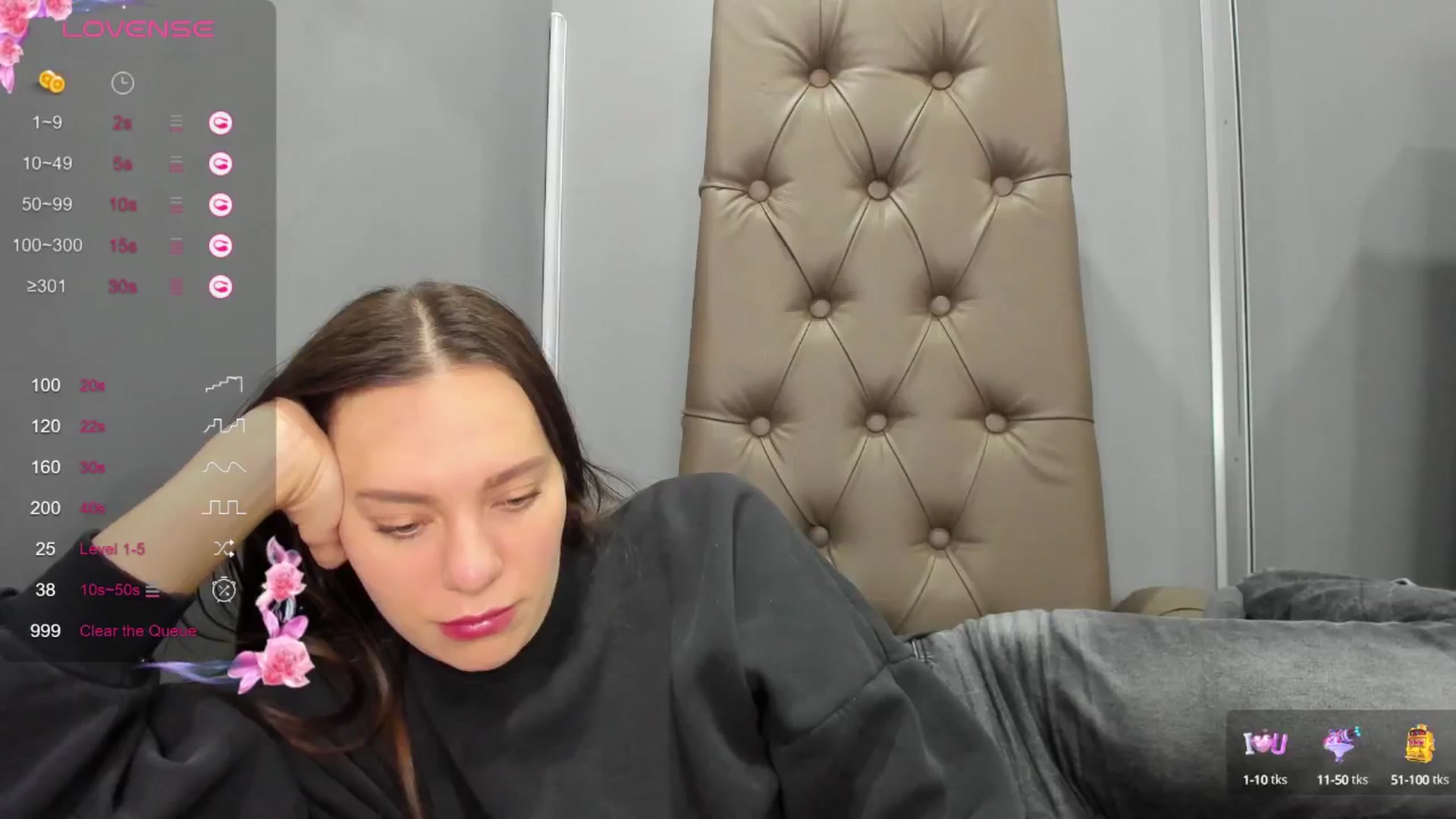 Gallery image thumbnail from Nicole_Kramm's myfreecams stream on, 01/14/2025, 13:12 image 4 of 20