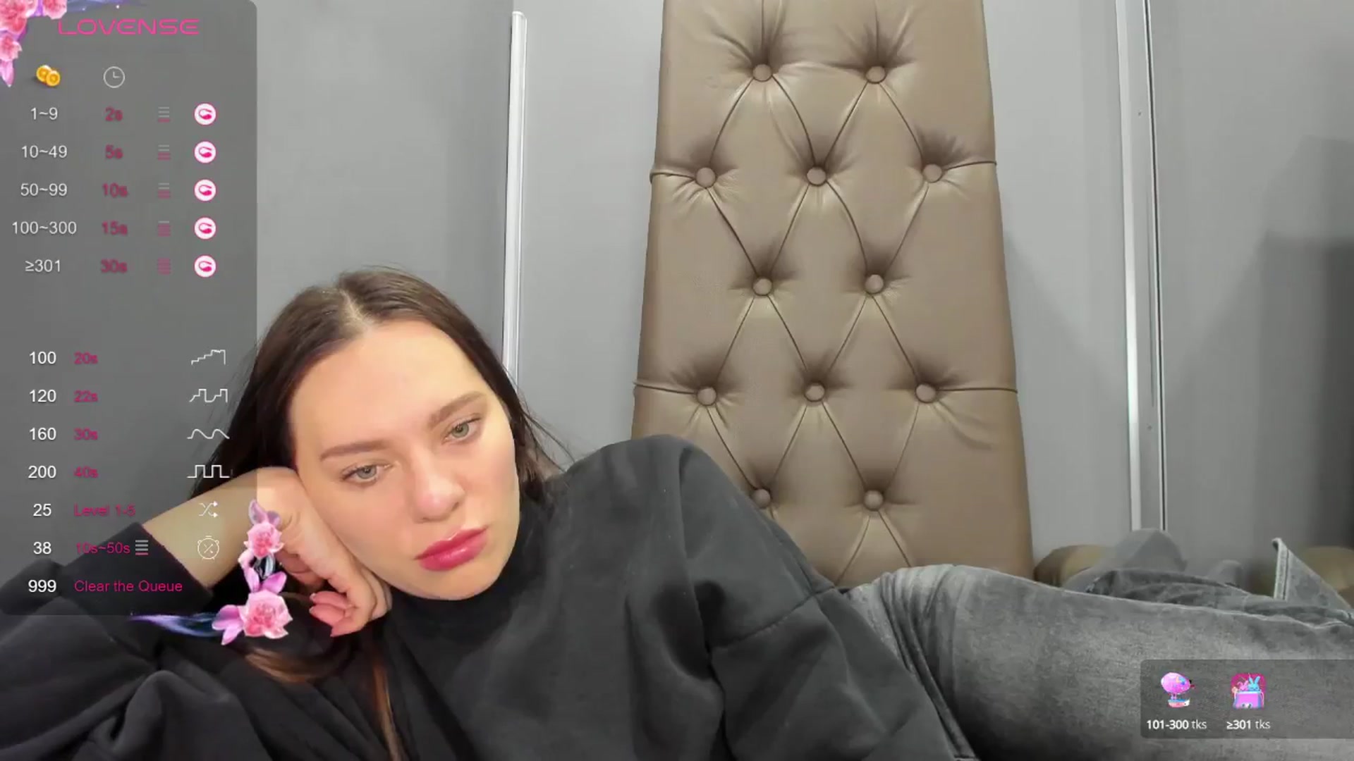 Gallery image thumbnail from Nicole_Kramm's myfreecams stream on, 01/14/2025, 13:12 image 14 of 20