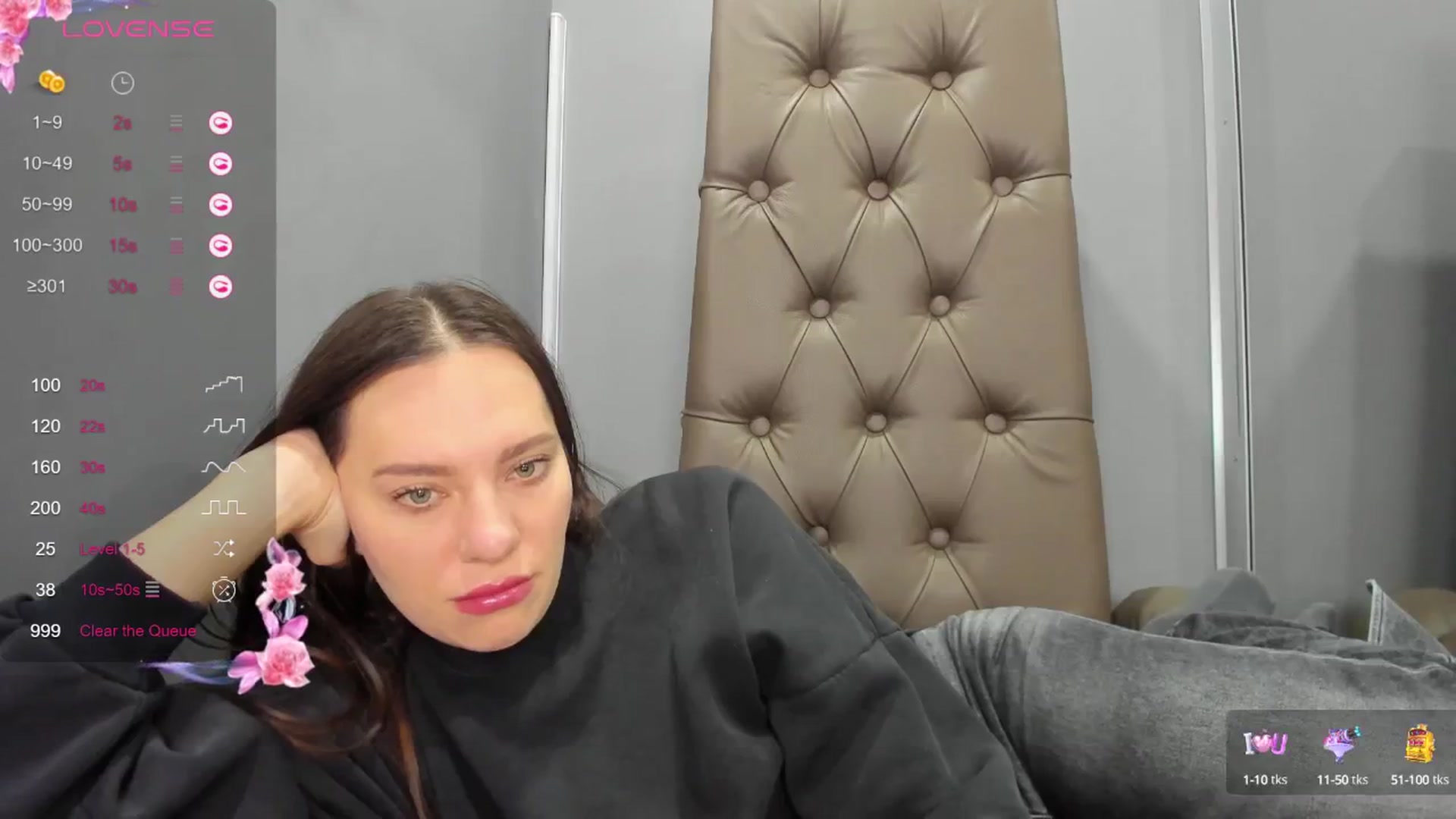 Gallery image thumbnail from Nicole_Kramm's myfreecams stream on, 01/14/2025, 13:12 image 12 of 20