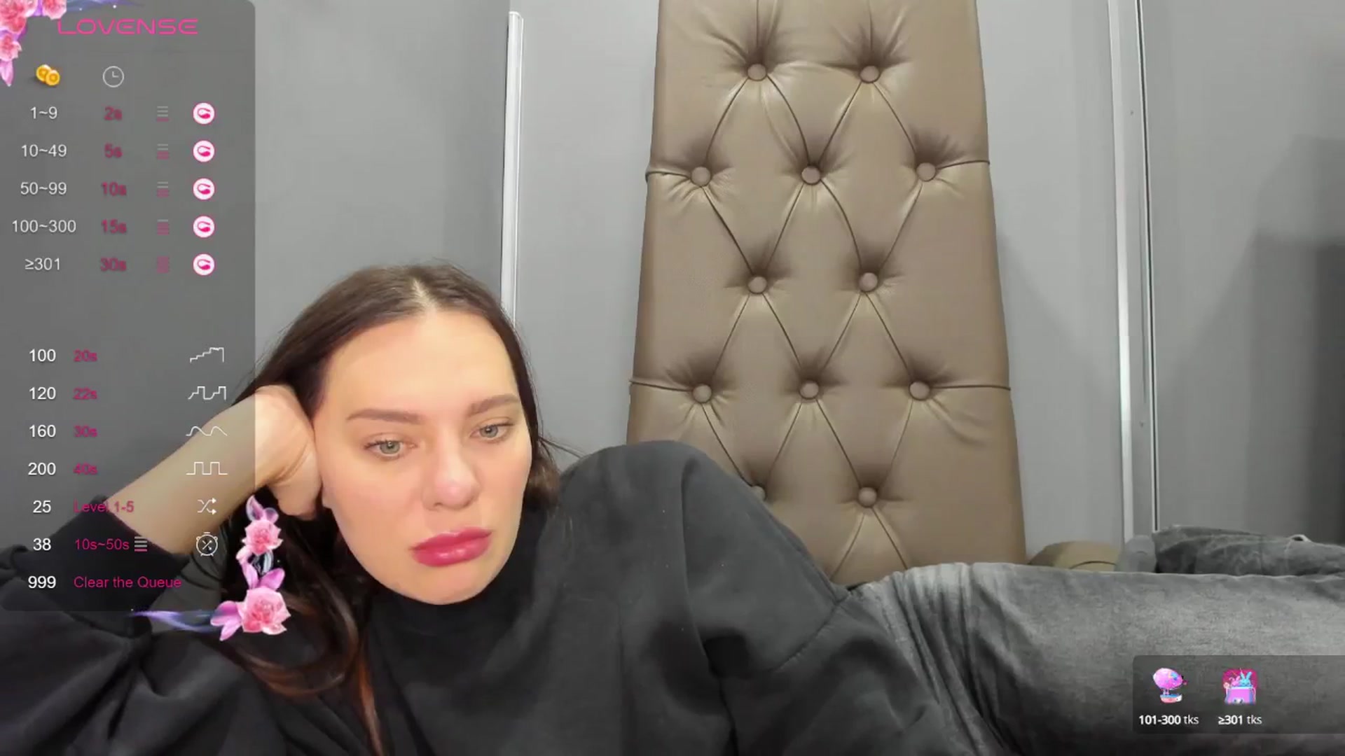 Gallery image thumbnail from Nicole_Kramm's myfreecams stream on, 01/14/2025, 13:12 image 8 of 20