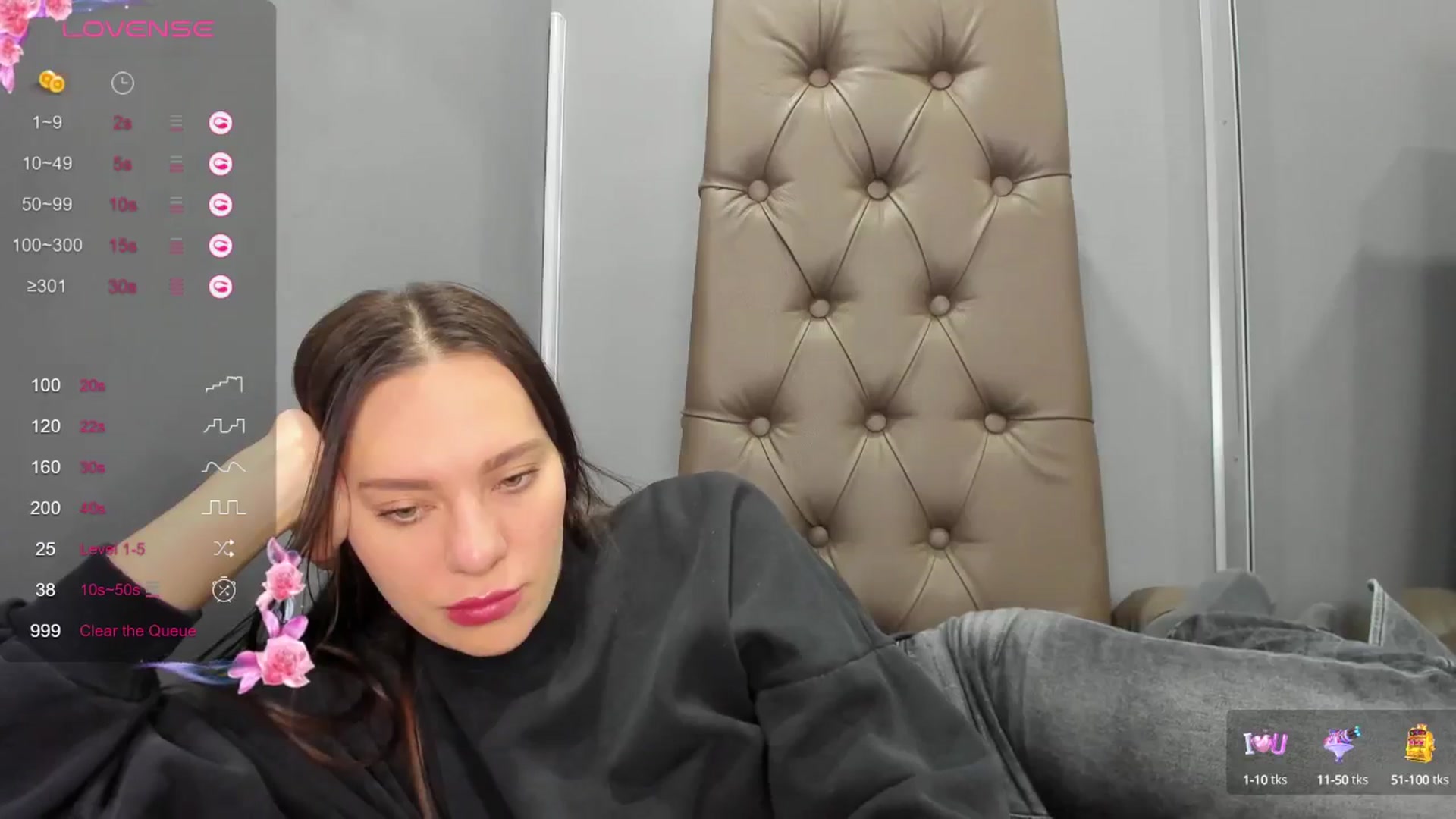Gallery image thumbnail from Nicole_Kramm's myfreecams stream on, 01/14/2025, 13:12 image 18 of 20