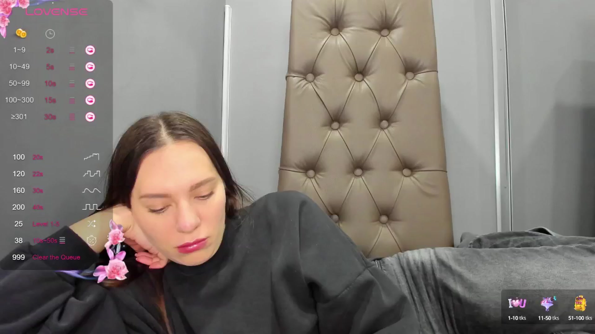 Gallery image thumbnail from Nicole_Kramm's myfreecams stream on, 01/14/2025, 13:12 image 1 of 20