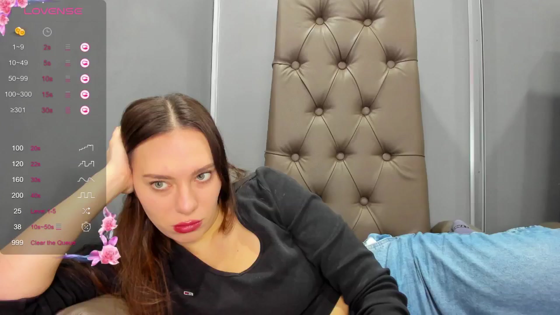Gallery image thumbnail from Nicole_Kramm's myfreecams stream on, 01/19/2025, 09:43 image 7 of 20