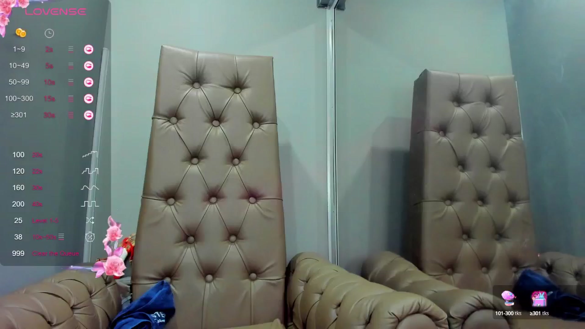 Gallery image thumbnail from Nicole_Kramm's myfreecams stream on, 01/20/2025, 10:50 image 4 of 20