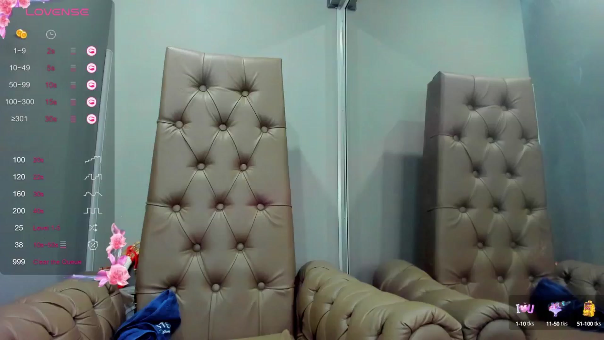 Gallery image thumbnail from Nicole_Kramm's myfreecams stream on, 01/20/2025, 10:50 image 14 of 20