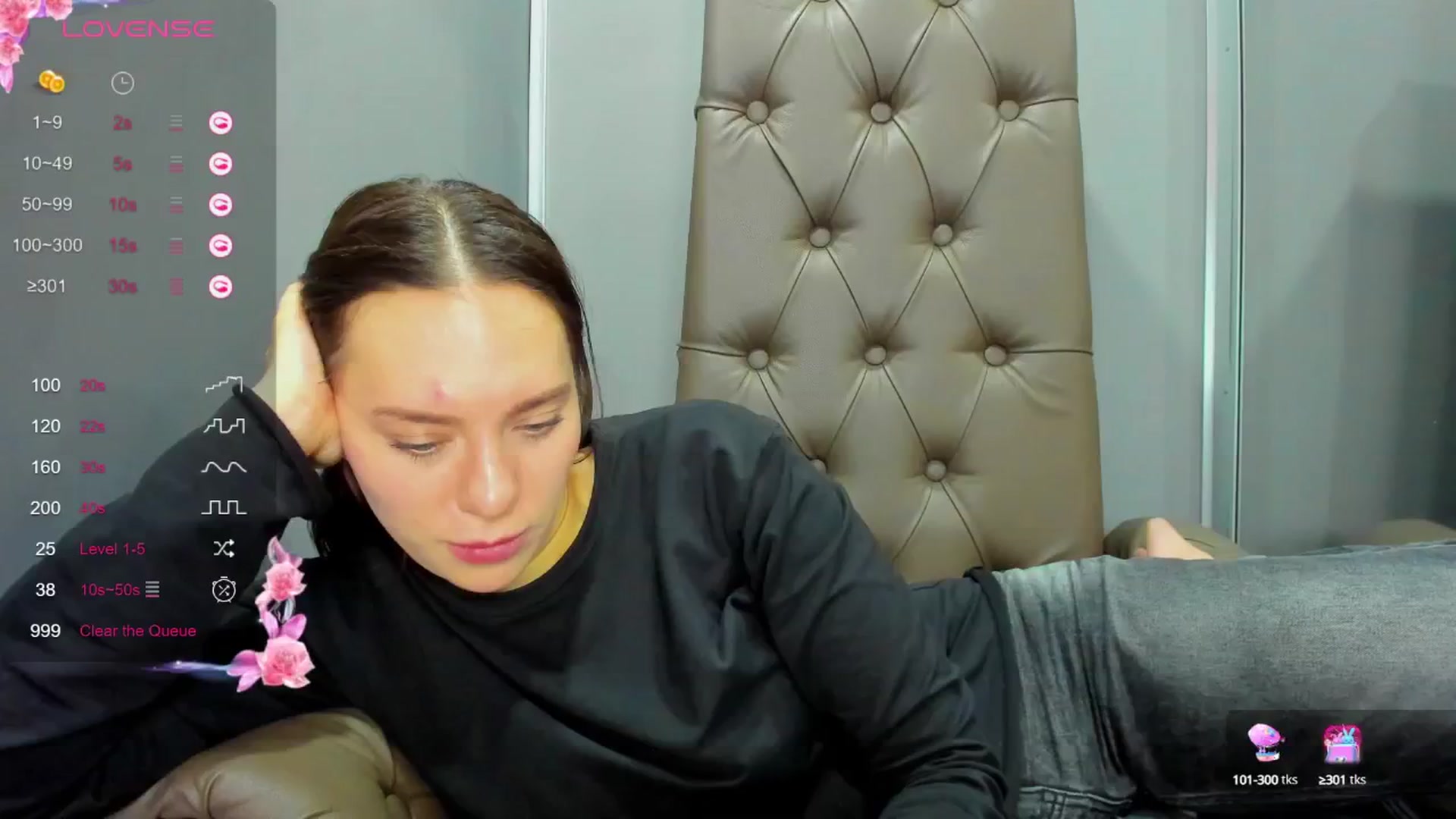 Gallery image thumbnail from Nicole_Kramm's myfreecams stream on, 01/20/2025, 11:59 image 8 of 20