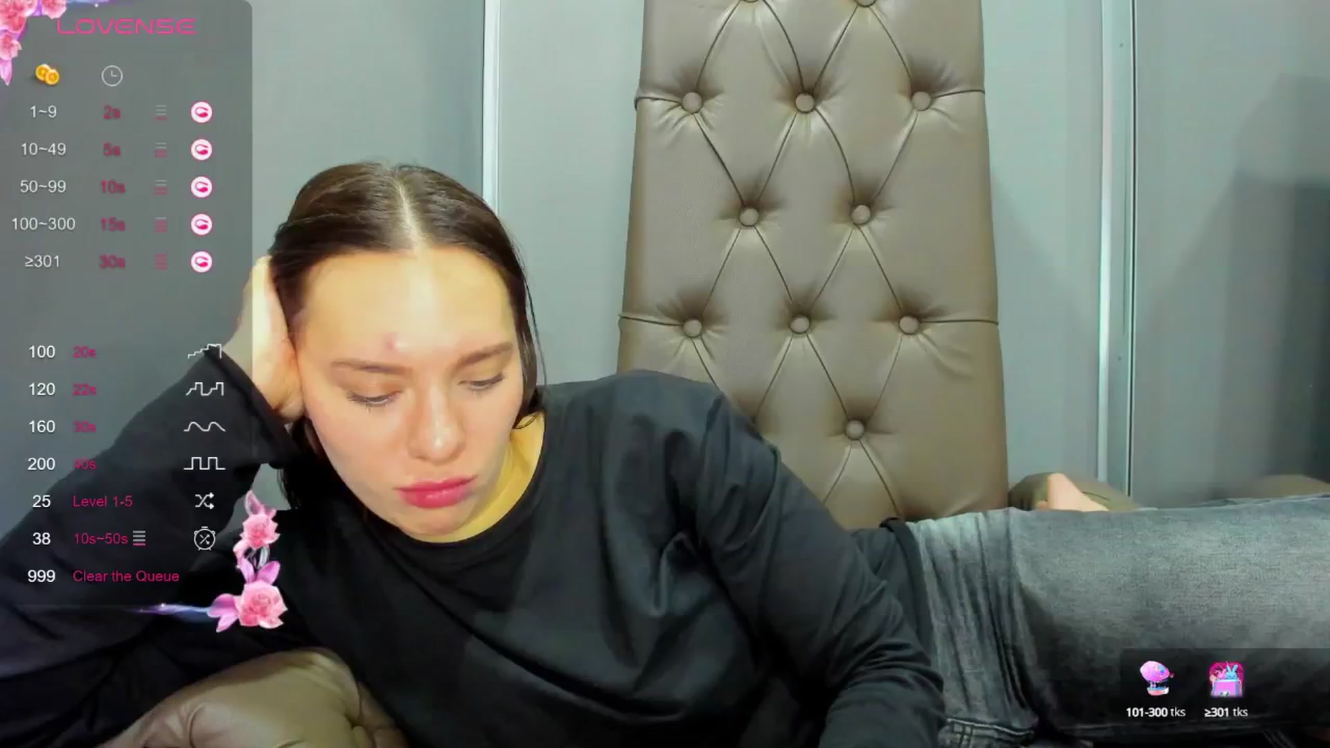 Gallery image thumbnail from Nicole_Kramm's myfreecams stream on, 01/20/2025, 11:59 image 9 of 20