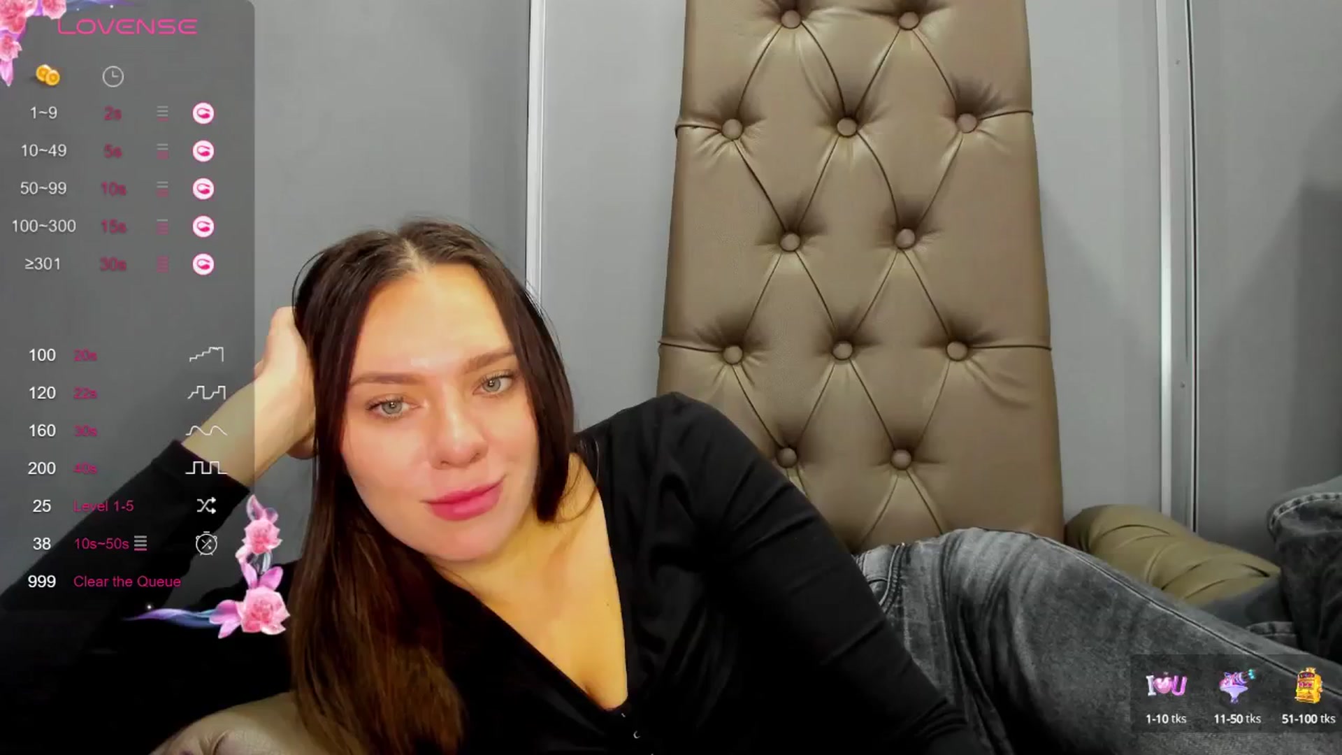 Gallery image thumbnail from Nicole_Kramm's myfreecams stream on, 01/25/2025, 13:19 image 12 of 20