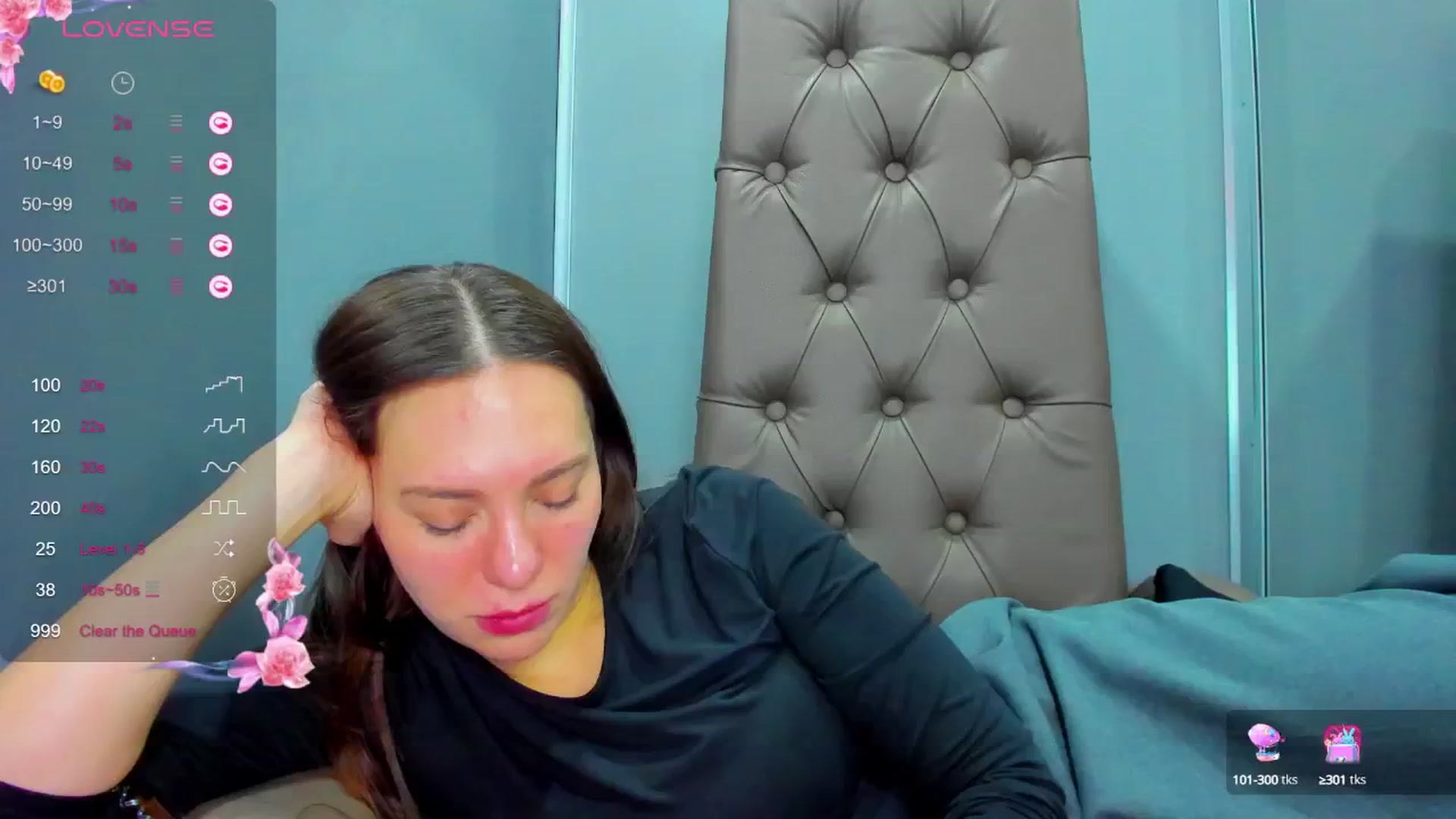 Gallery image thumbnail from Nicole_Kramm's myfreecams stream on, 01/28/2025, 11:37 image 12 of 20