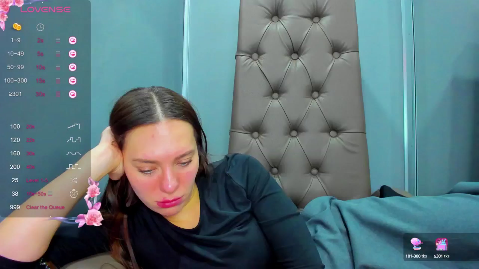 Gallery image thumbnail from Nicole_Kramm's myfreecams stream on, 01/28/2025, 11:37 image 8 of 20