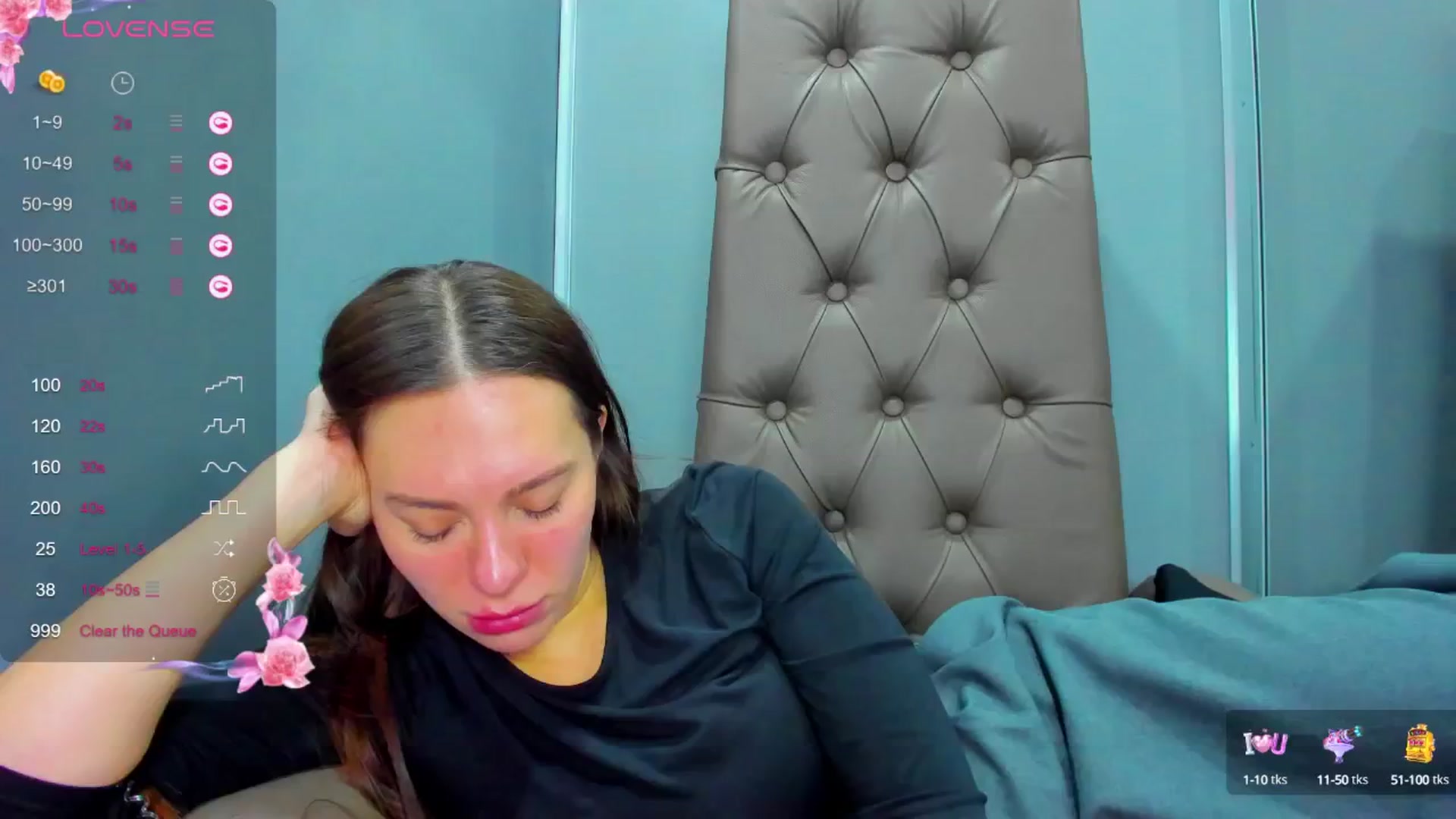 Gallery image thumbnail from Nicole_Kramm's myfreecams stream on, 01/28/2025, 11:37 image 6 of 20