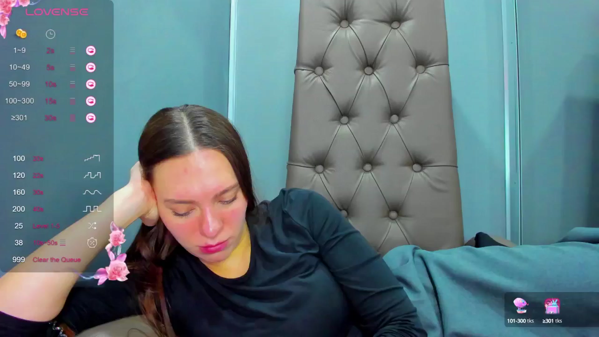Gallery image thumbnail from Nicole_Kramm's myfreecams stream on, 01/28/2025, 11:37 image 1 of 20
