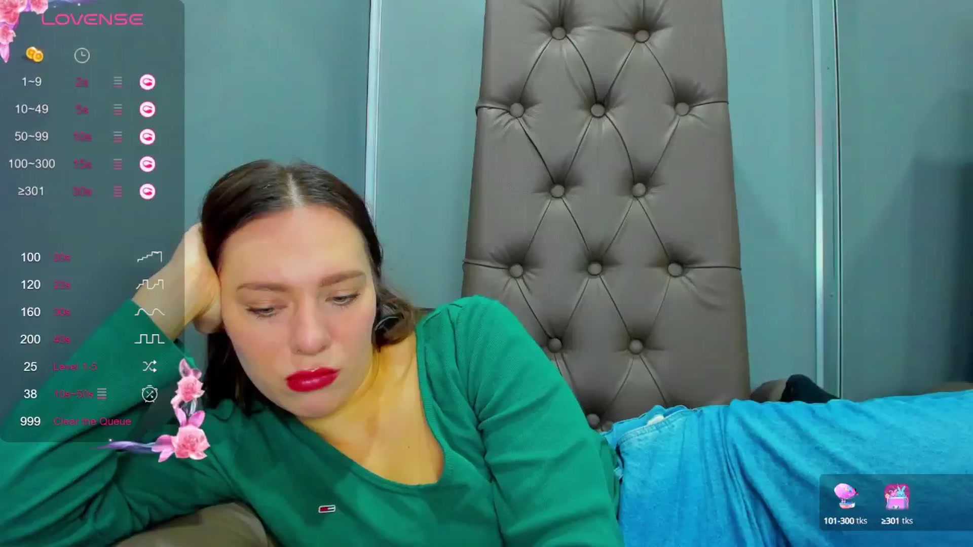 Gallery image thumbnail from Nicole_Kramm's myfreecams stream on, 01/29/2025, 09:30 image 8 of 20