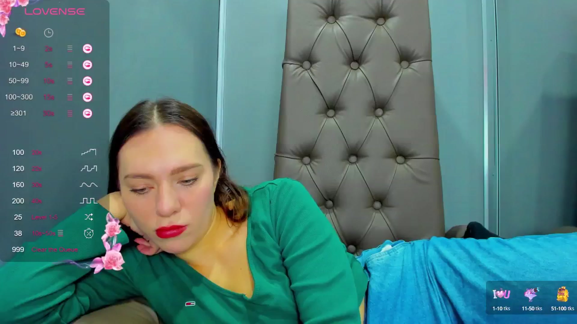 Gallery image thumbnail from Nicole_Kramm's myfreecams stream on, 01/29/2025, 09:30 image 9 of 20