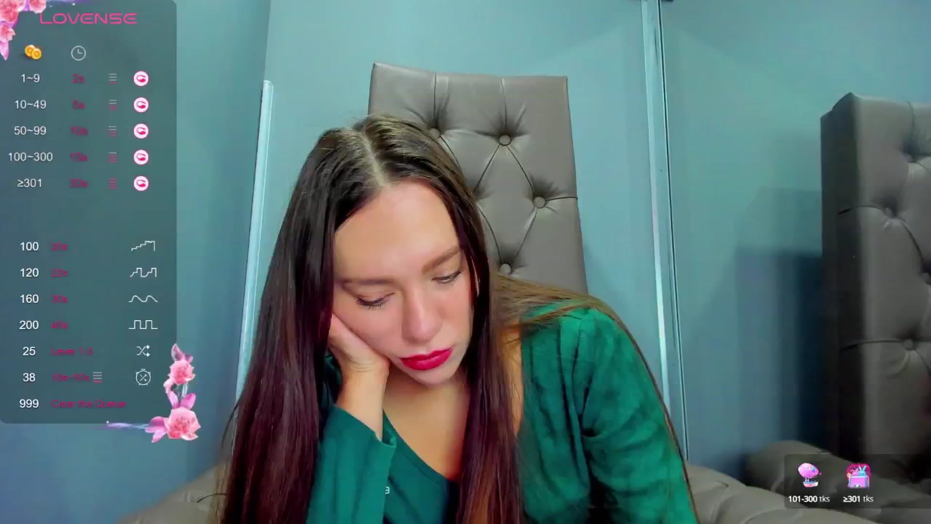 Gallery image thumbnail from Nicole_Kramm's myfreecams stream on, 01/29/2025, 09:30 image 14 of 20