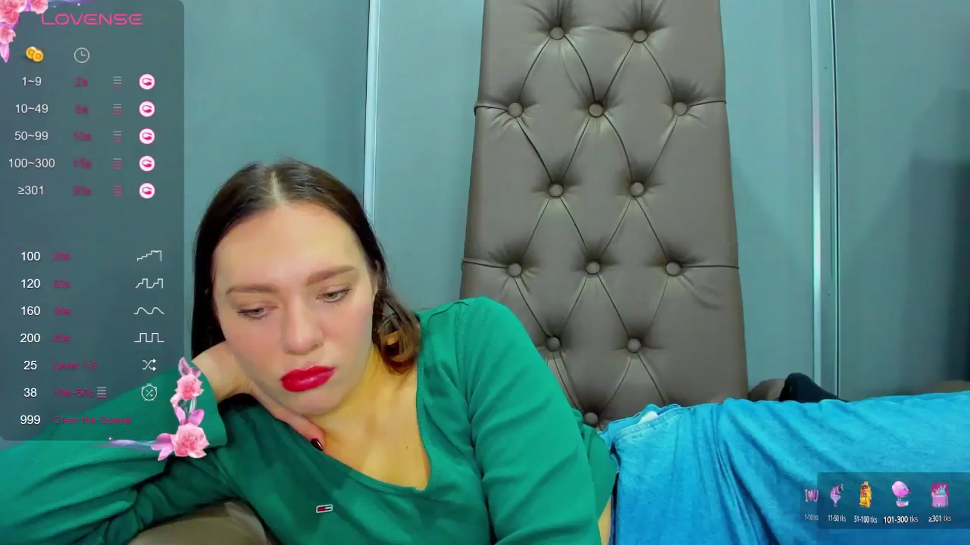 Gallery image thumbnail from Nicole_Kramm's myfreecams stream on, 01/29/2025, 09:30 image 10 of 20
