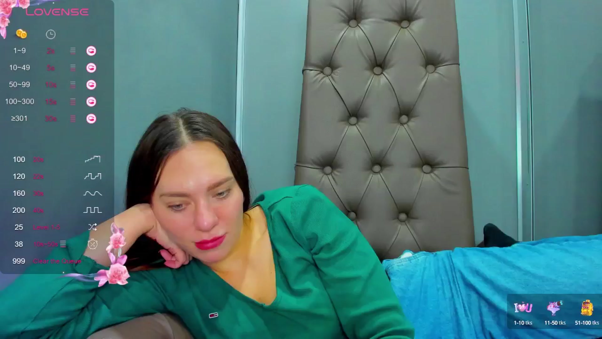 Gallery image thumbnail from Nicole_Kramm's myfreecams stream on, 01/29/2025, 13:39 image 13 of 20