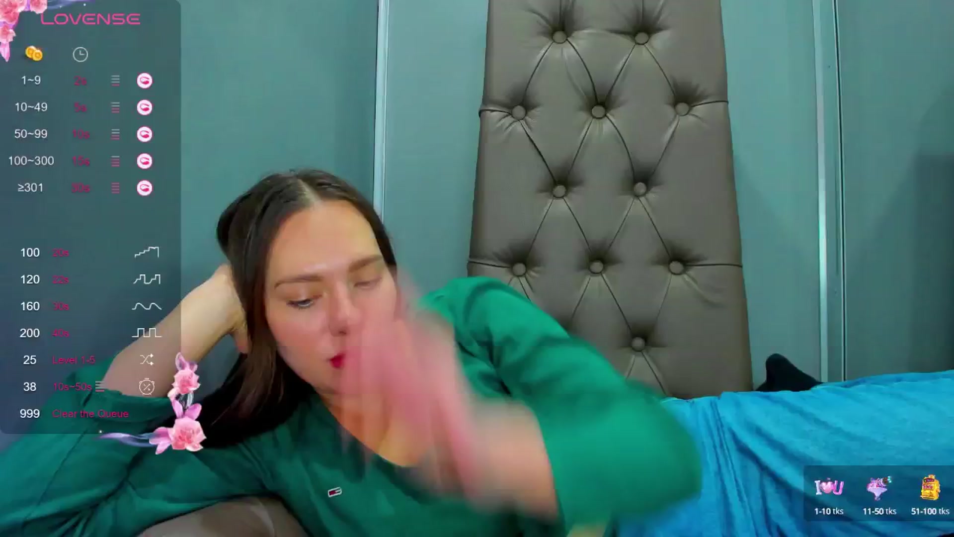 Gallery image thumbnail from Nicole_Kramm's myfreecams stream on, 01/29/2025, 13:39 image 7 of 20