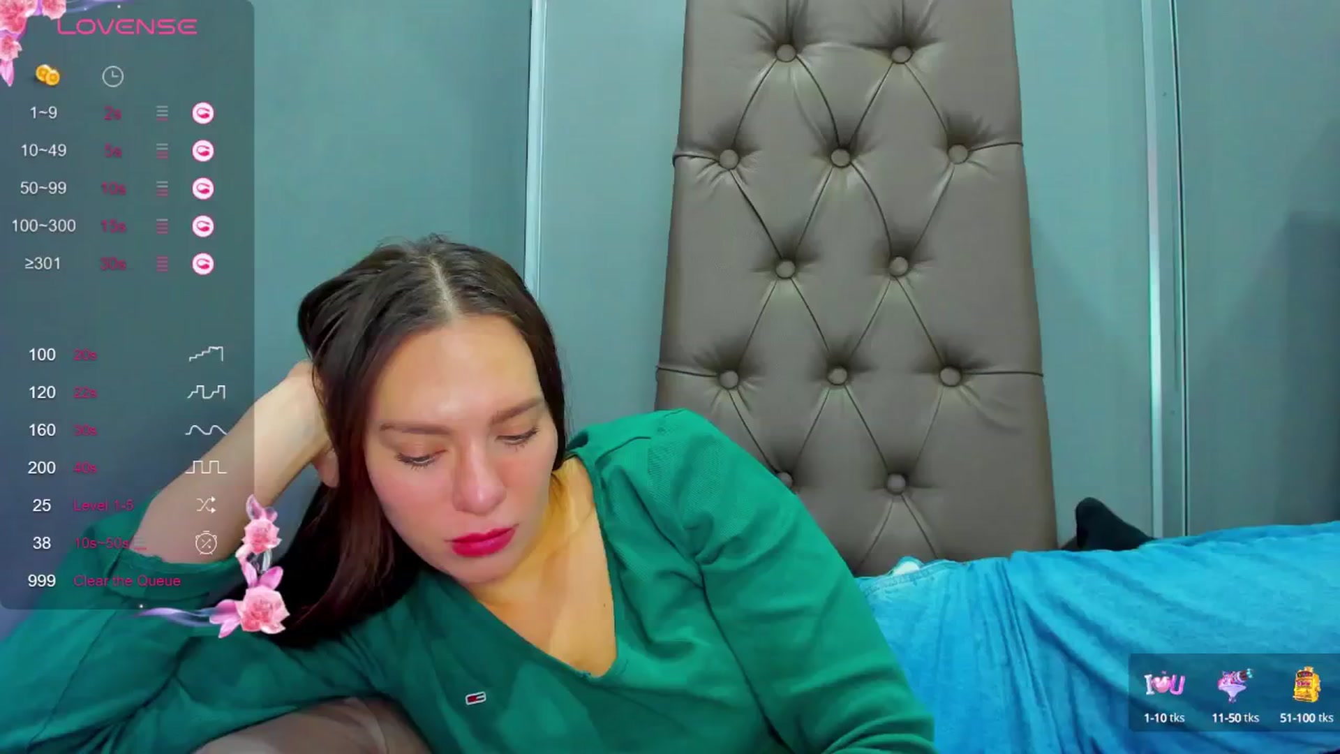 Gallery image thumbnail from Nicole_Kramm's myfreecams stream on, 01/29/2025, 13:39 image 12 of 20