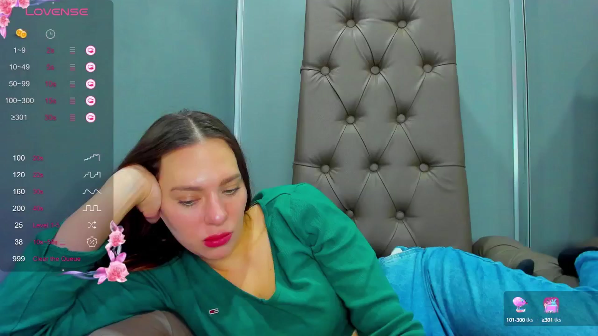 Gallery image thumbnail from Nicole_Kramm's myfreecams stream on, 01/29/2025, 13:39 image 18 of 20