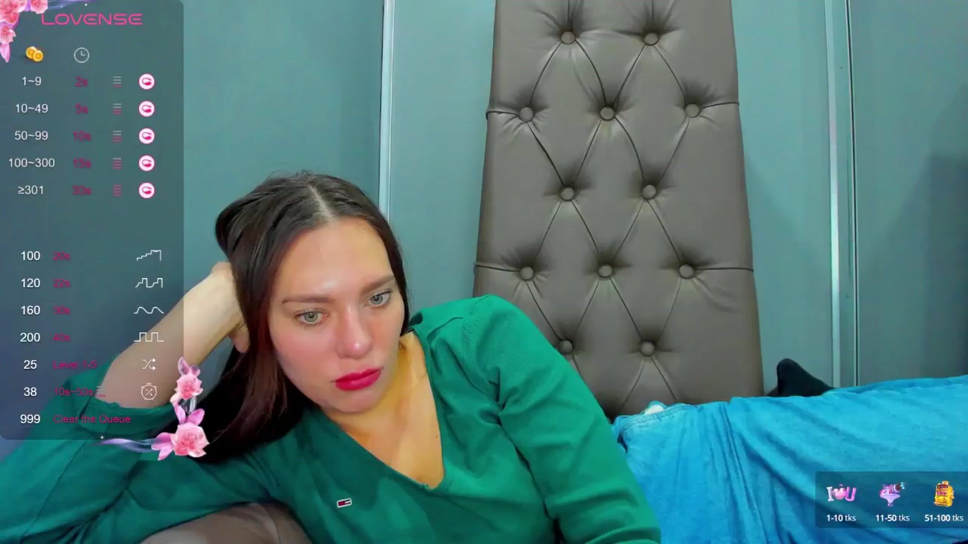 Gallery image thumbnail from Nicole_Kramm's myfreecams stream on, 01/29/2025, 13:39 image 8 of 20