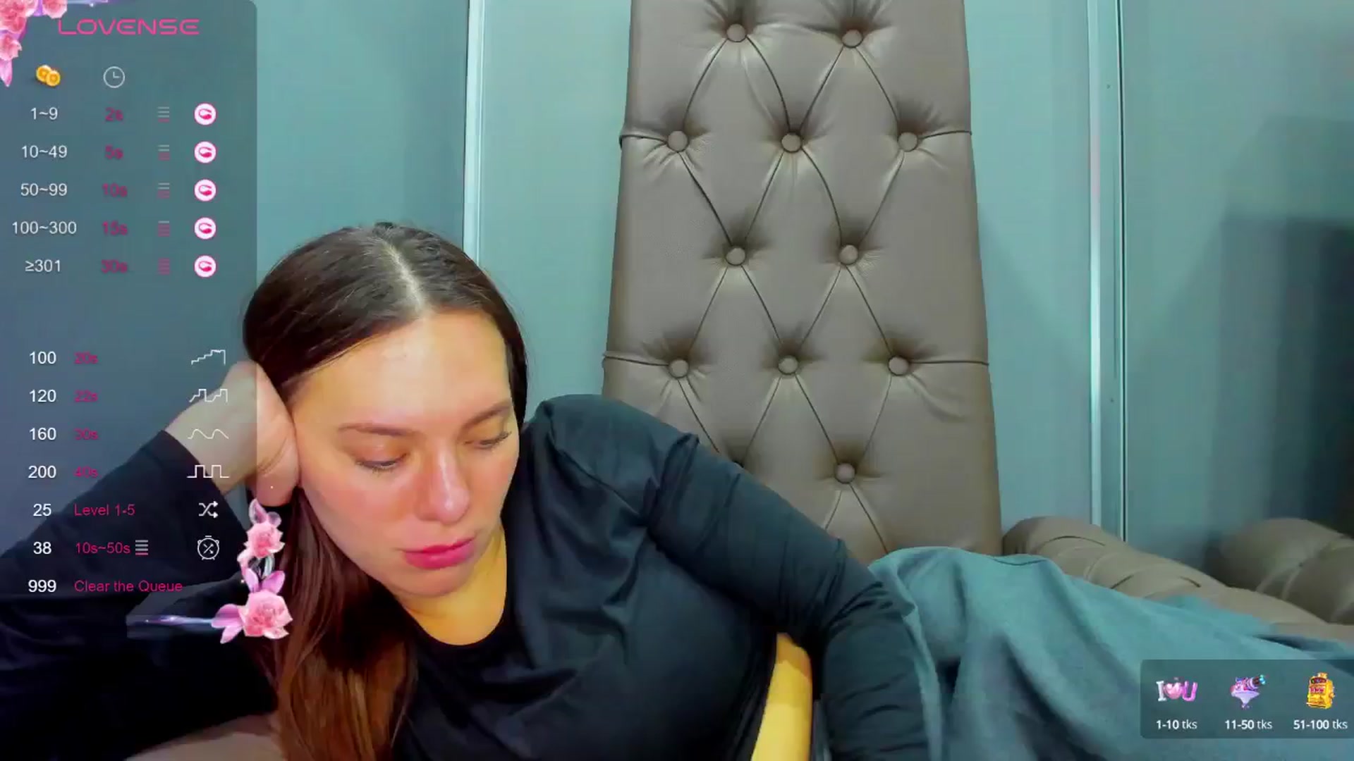 Gallery image thumbnail from Nicole_Kramm's myfreecams stream on, 01/31/2025, 14:05 image 6 of 20
