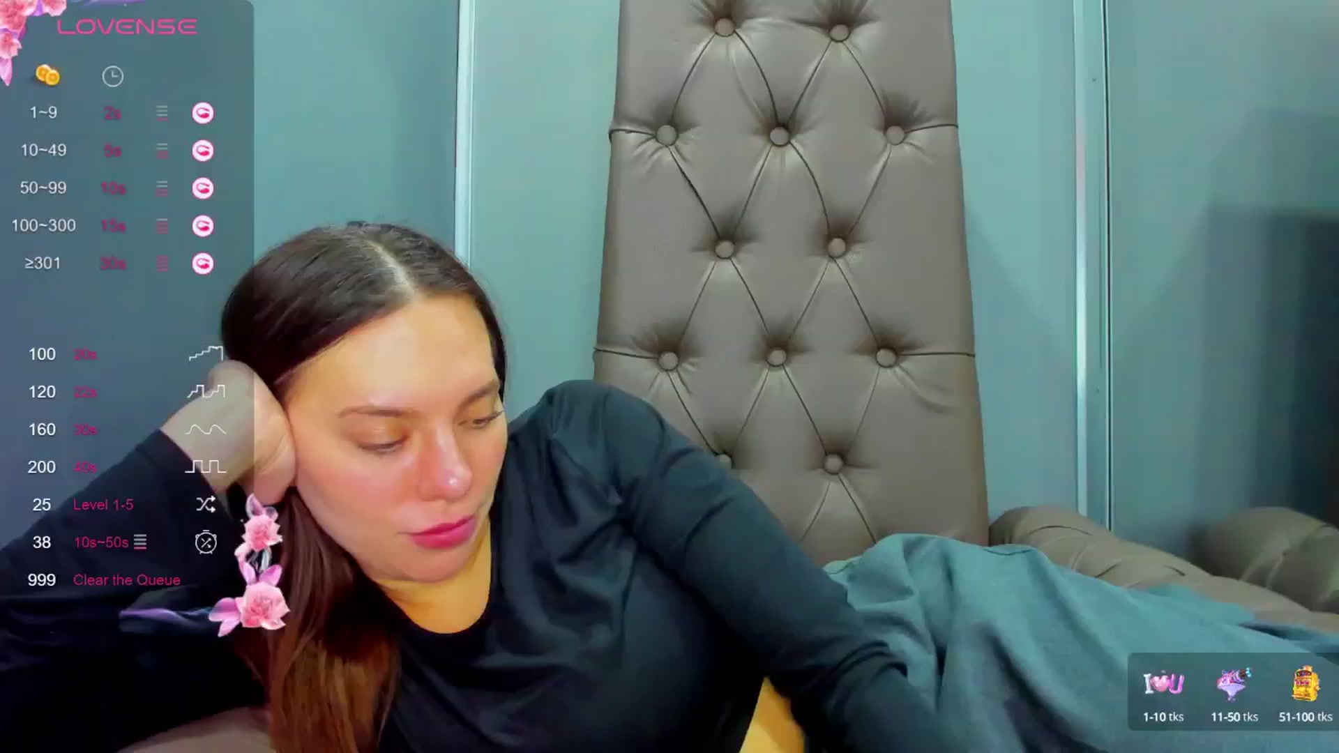 Gallery image thumbnail from Nicole_Kramm's myfreecams stream on, 01/31/2025, 14:05 image 7 of 20