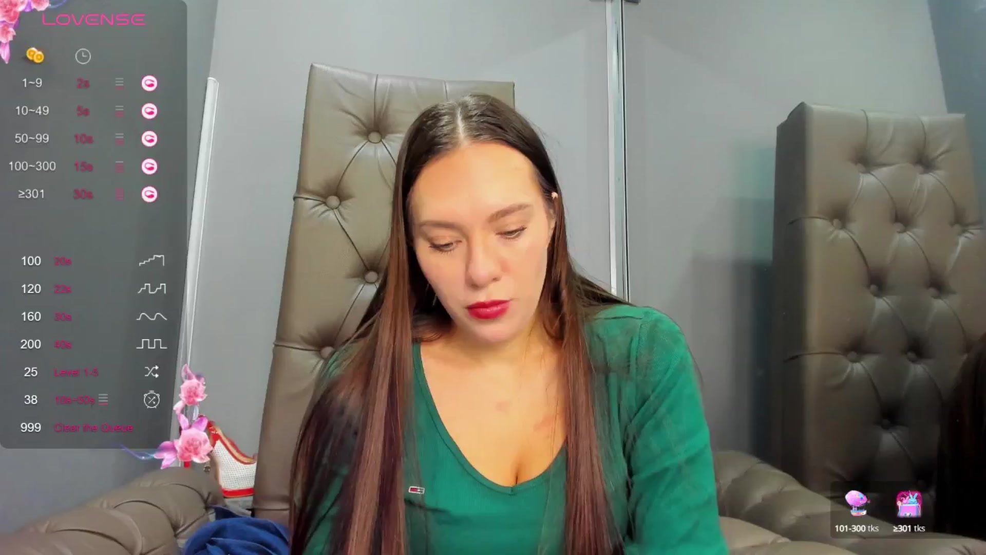 Gallery image thumbnail from Nicole_Kramm's myfreecams stream on, 02/01/2025, 09:33 image 16 of 20