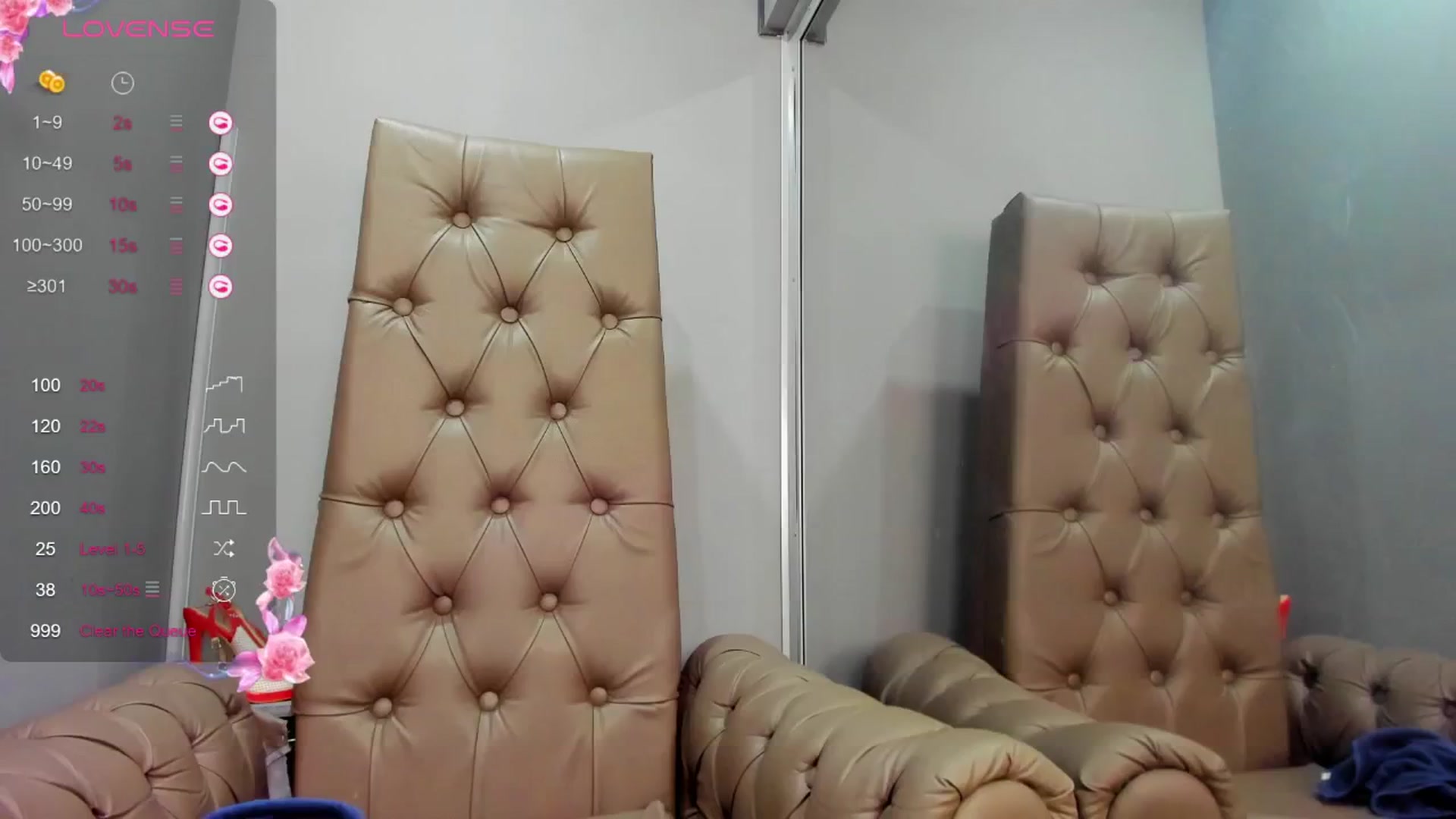 Gallery image thumbnail from Nicole_Kramm's myfreecams stream on, 02/04/2025, 08:40 image 19 of 20
