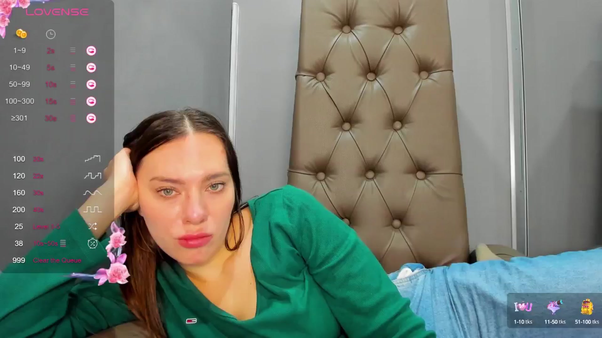 Gallery image thumbnail from Nicole_Kramm's myfreecams stream on, 02/08/2025, 11:20 image 12 of 20