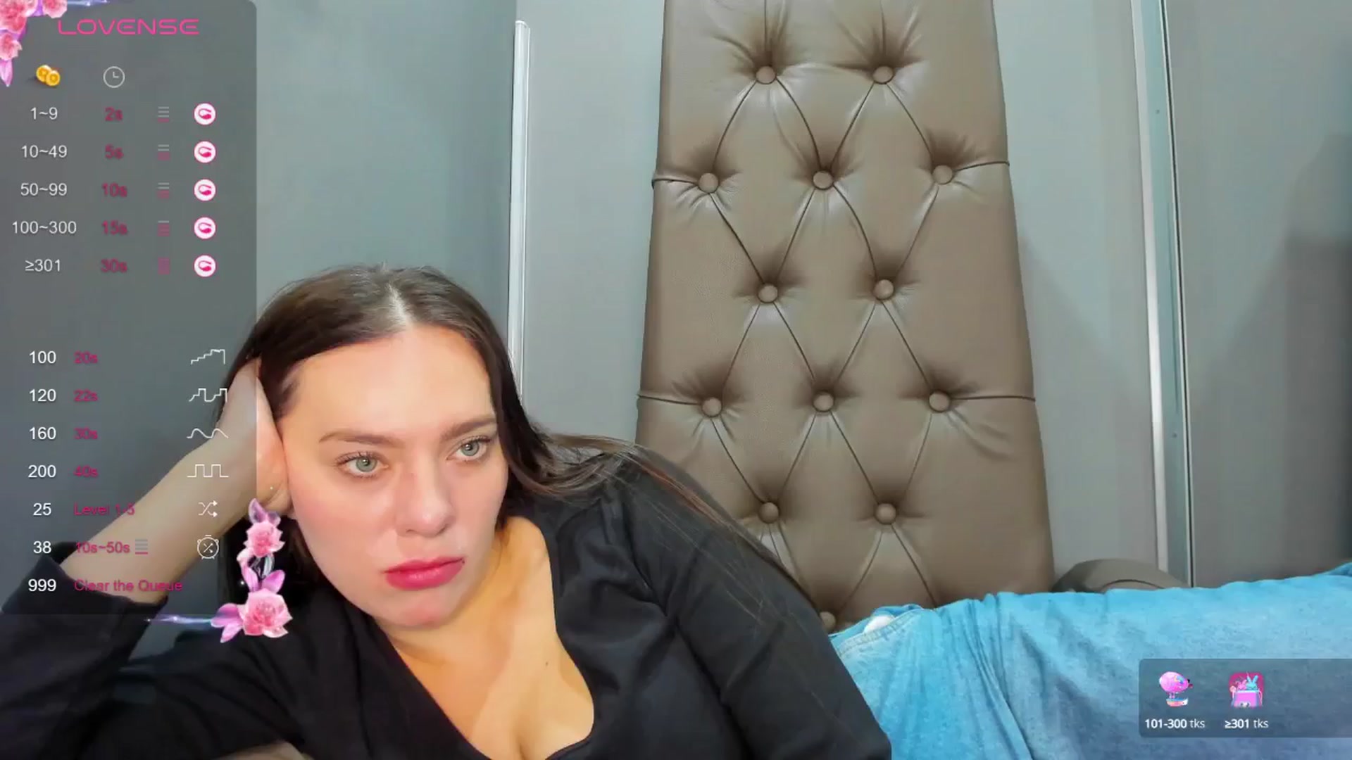 Gallery image thumbnail from Nicole_Kramm's myfreecams stream on, 02/09/2025, 09:27 image 13 of 20