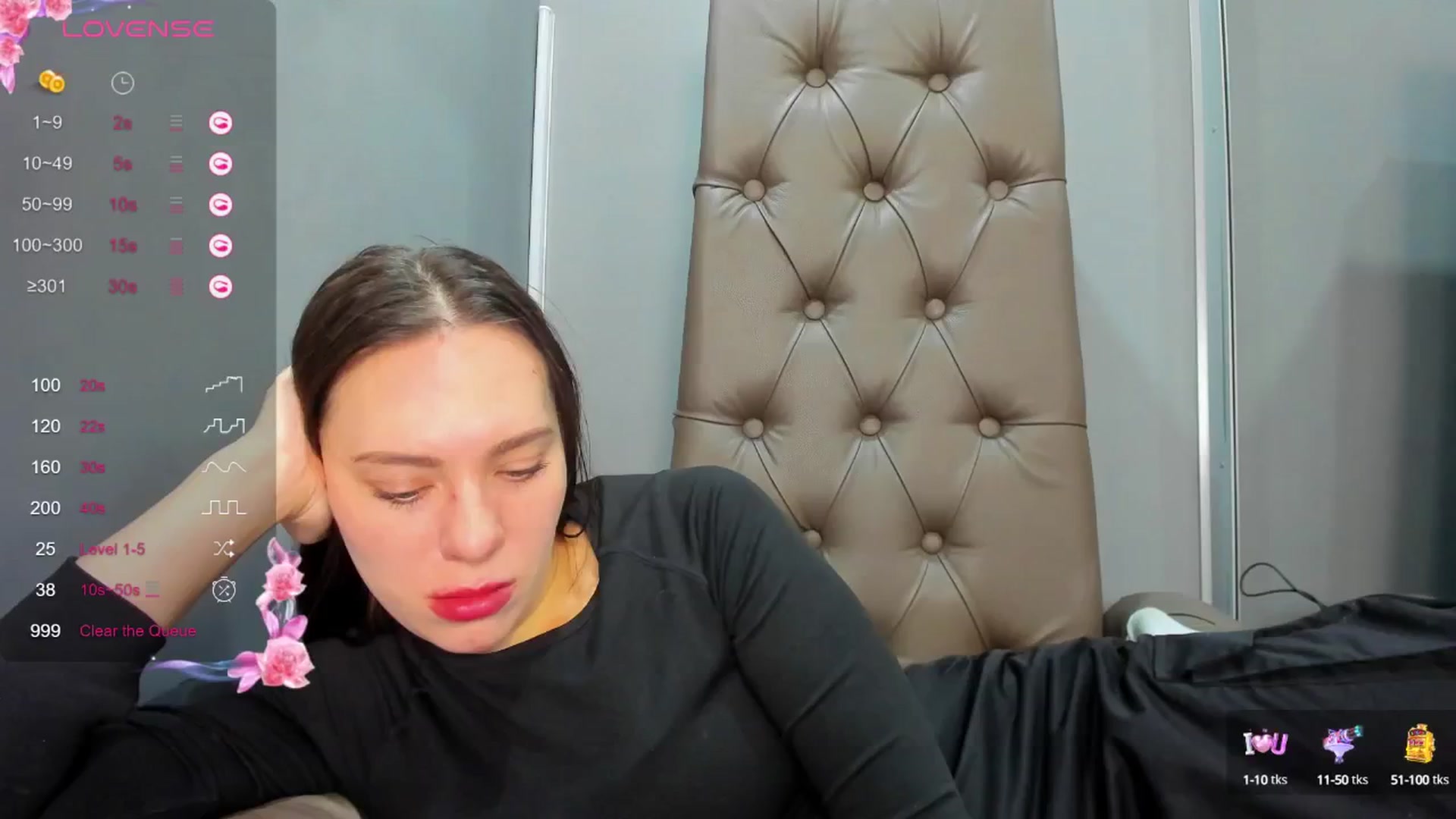 Gallery image thumbnail from Nicole_Kramm's myfreecams stream on, 02/13/2025, 10:08 image 17 of 20