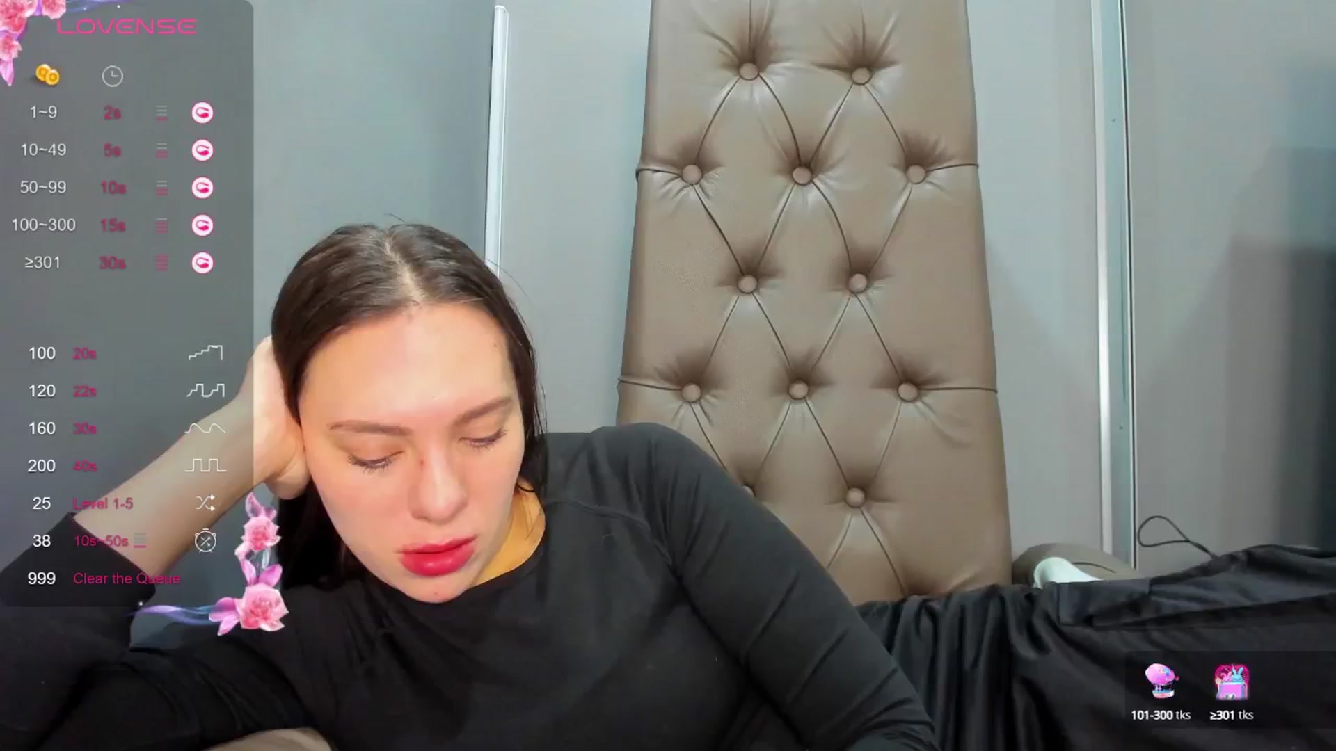 Gallery image thumbnail from Nicole_Kramm's myfreecams stream on, 02/13/2025, 10:08 image 18 of 20