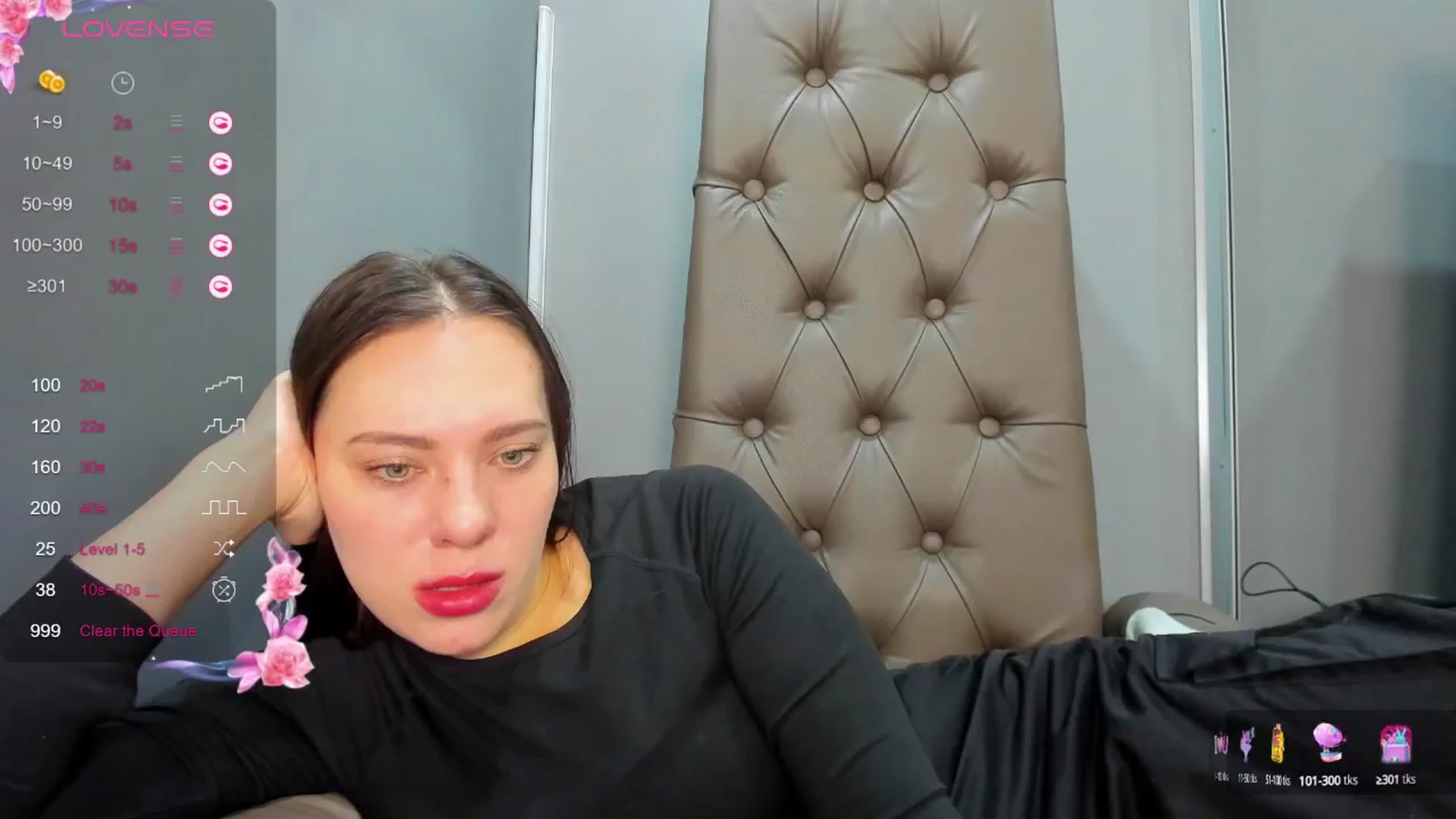 Gallery image thumbnail from Nicole_Kramm's myfreecams stream on, 02/13/2025, 10:08 image 16 of 20