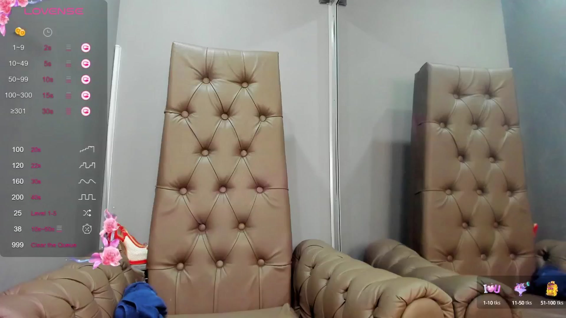 Gallery image thumbnail from Nicole_Kramm's myfreecams stream on, 02/19/2025, 12:52 image 17 of 20