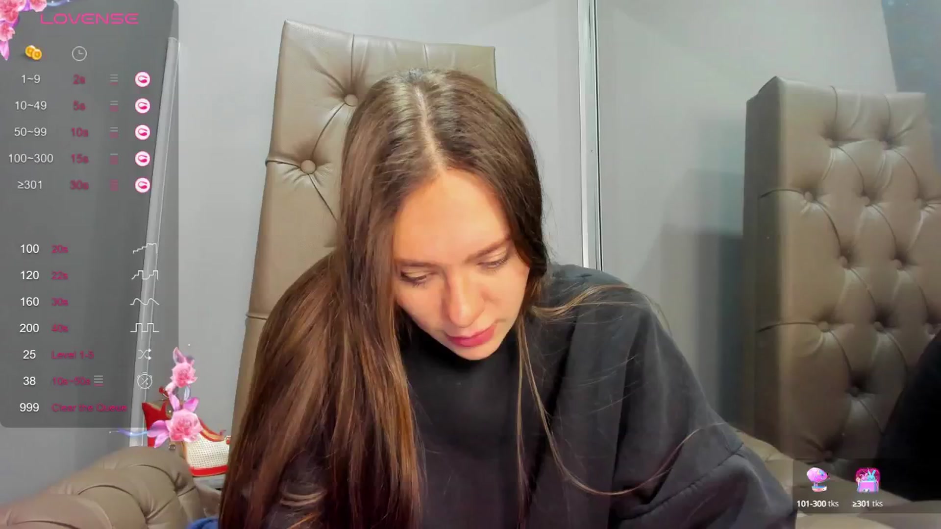 Gallery image thumbnail from Nicole_Kramm's myfreecams stream on, 02/19/2025, 12:52 image 16 of 20