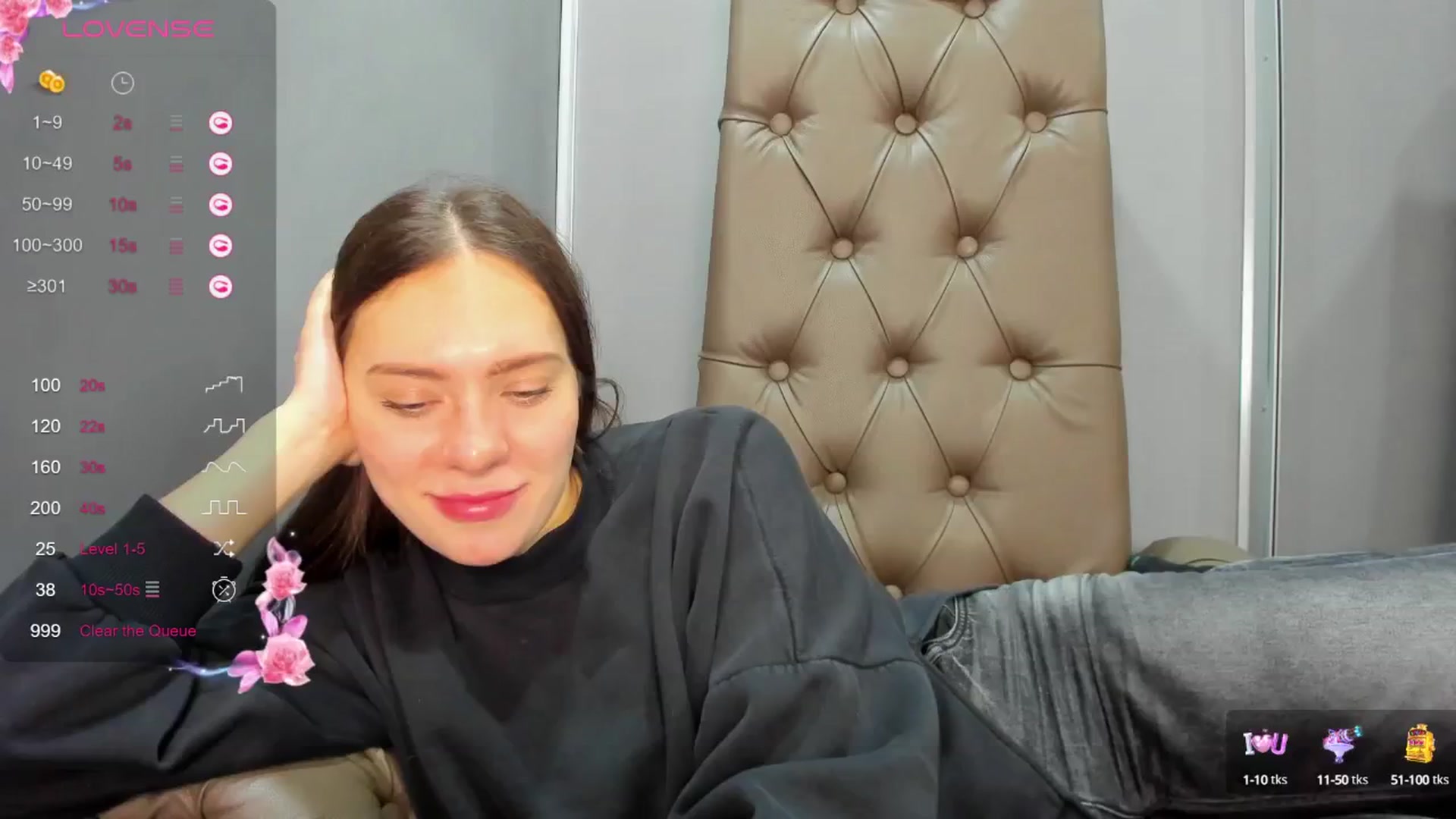 Gallery image thumbnail from Nicole_Kramm's myfreecams stream on, 02/19/2025, 12:52 image 11 of 20