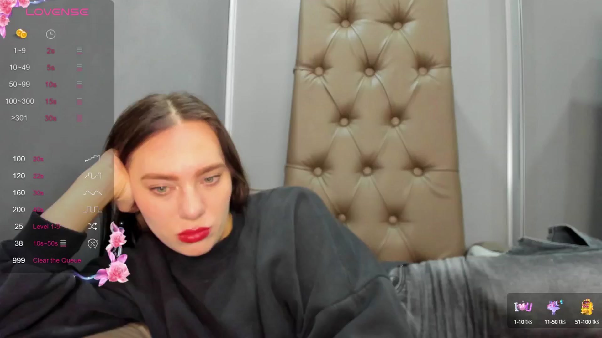 Gallery image thumbnail from Nicole_Kramm's myfreecams stream on, 02/24/2025, 12:33 image 12 of 20
