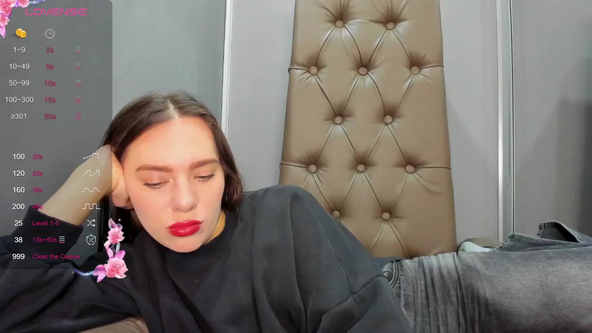 Gallery image thumbnail from Nicole_Kramm's myfreecams stream on, 02/24/2025, 12:33 image 13 of 20