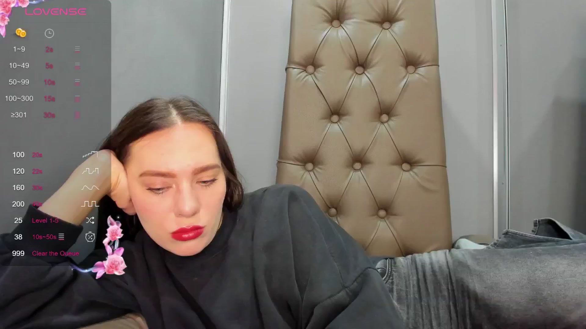 Gallery image thumbnail from Nicole_Kramm's myfreecams stream on, 02/24/2025, 12:33 image 16 of 20