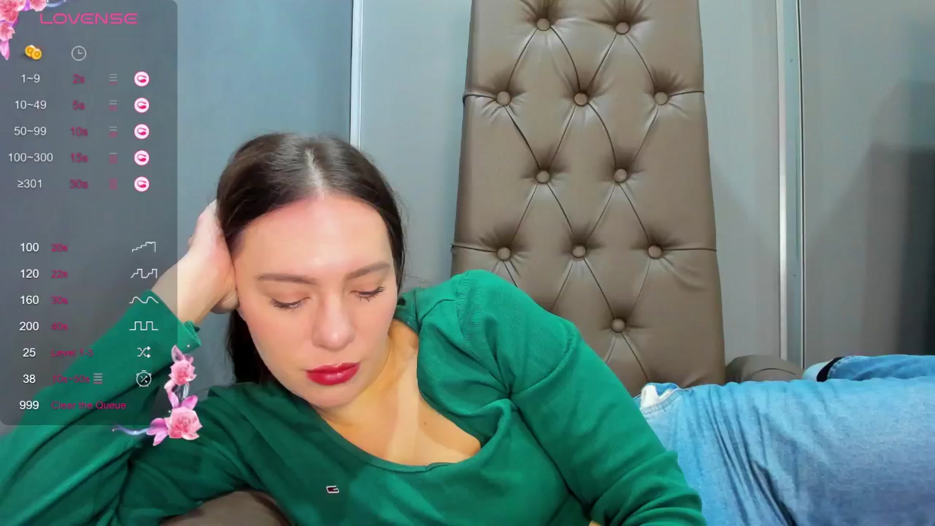 Gallery image thumbnail from Nicole_Kramm's myfreecams stream on, 03/02/2025, 10:20 image 10 of 20