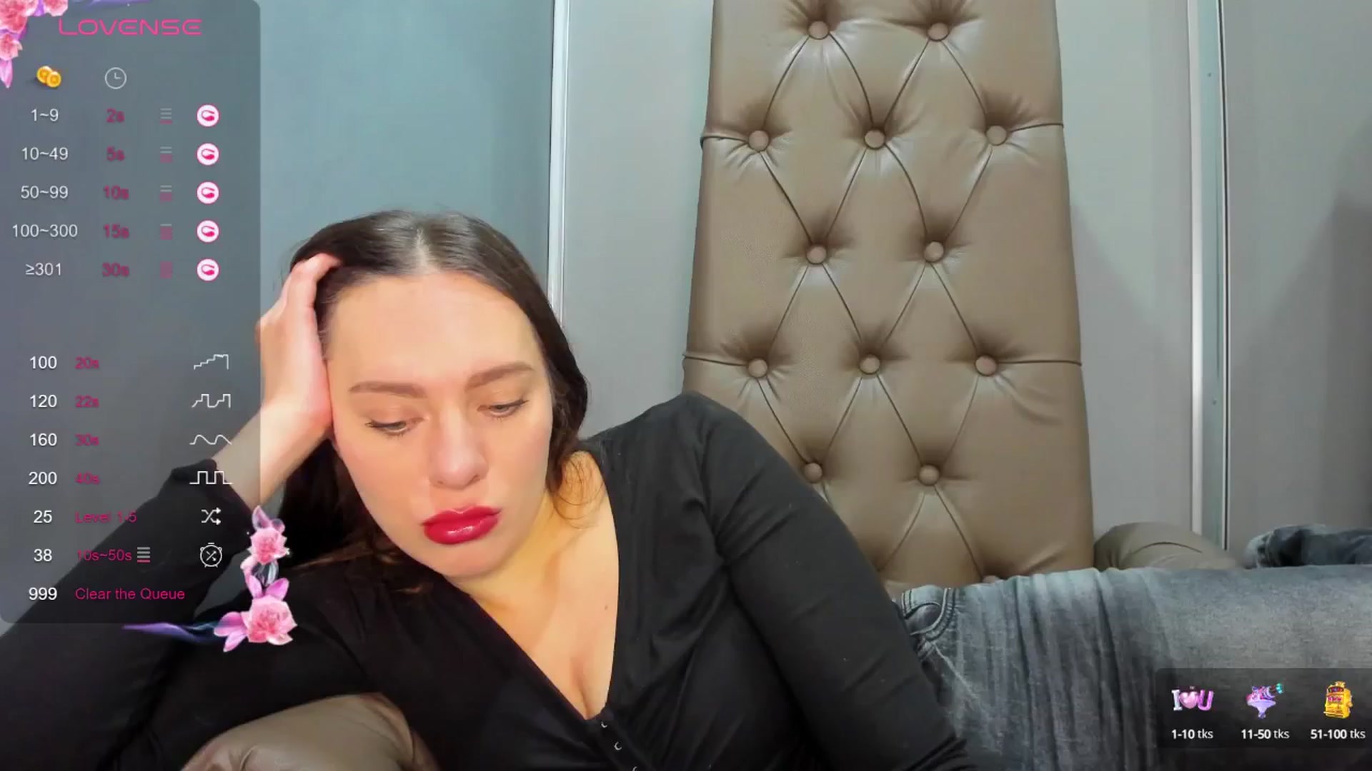 Gallery image thumbnail from Nicole_Kramm's myfreecams stream on, 03/07/2025, 09:31 image 14 of 20
